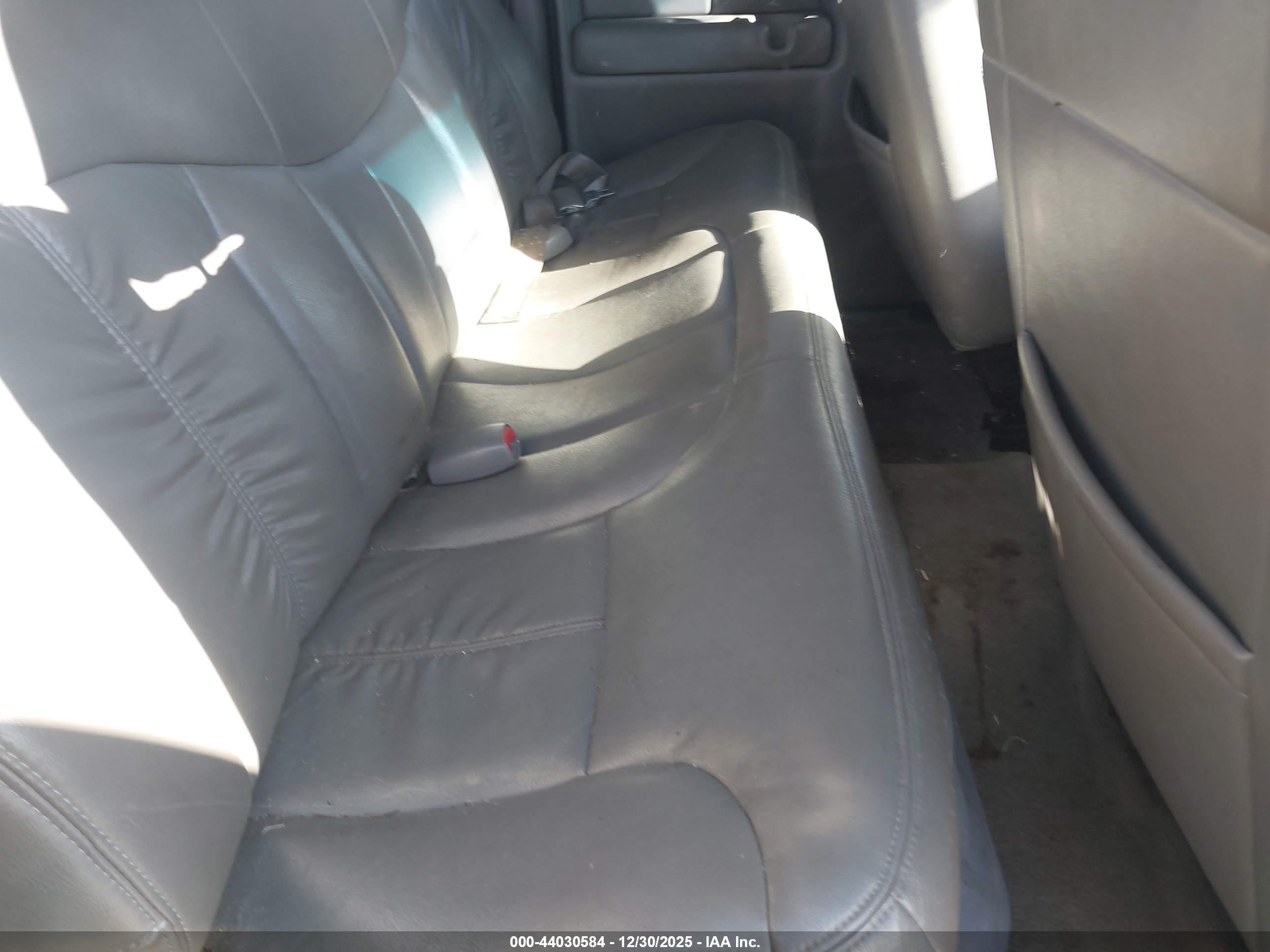 CHEVROLET SILVERADO image 8