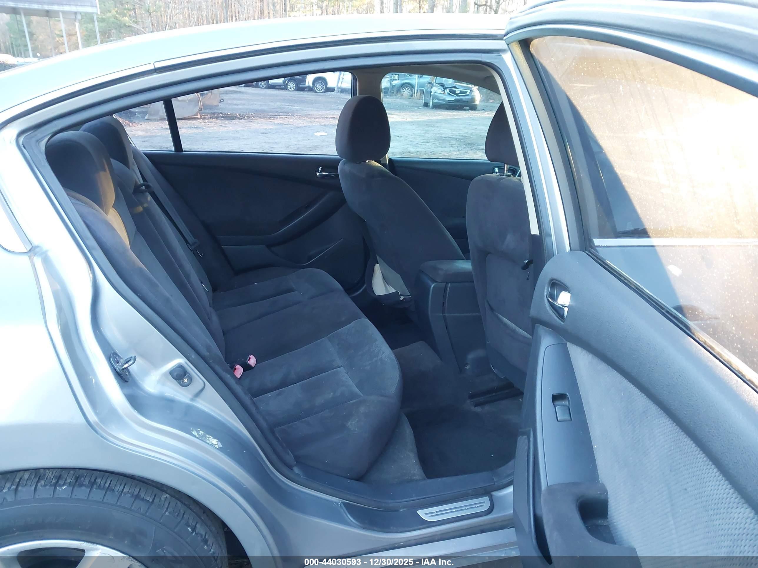 NISSAN ALTIMA image 8