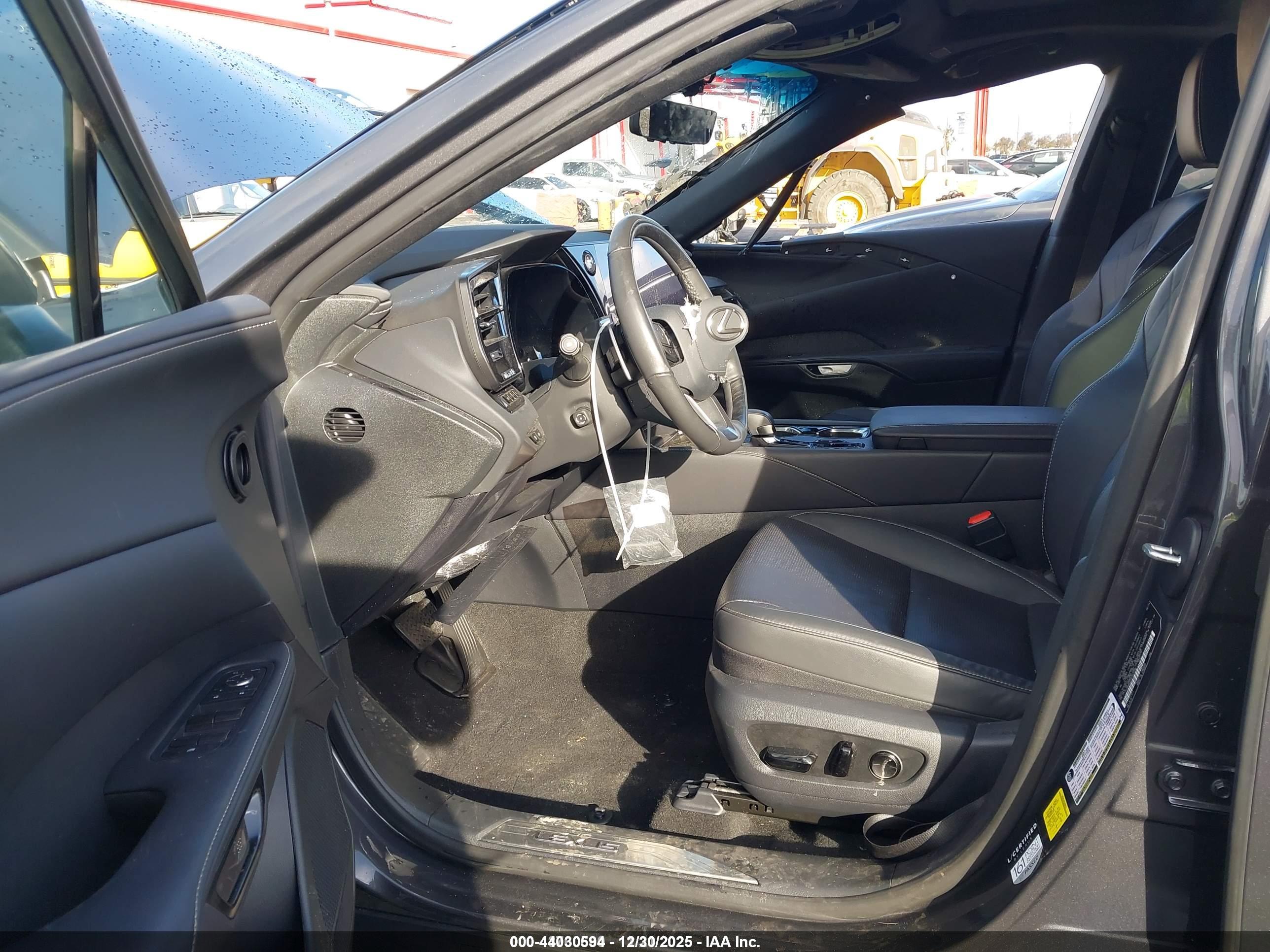 LEXUS RX image 5