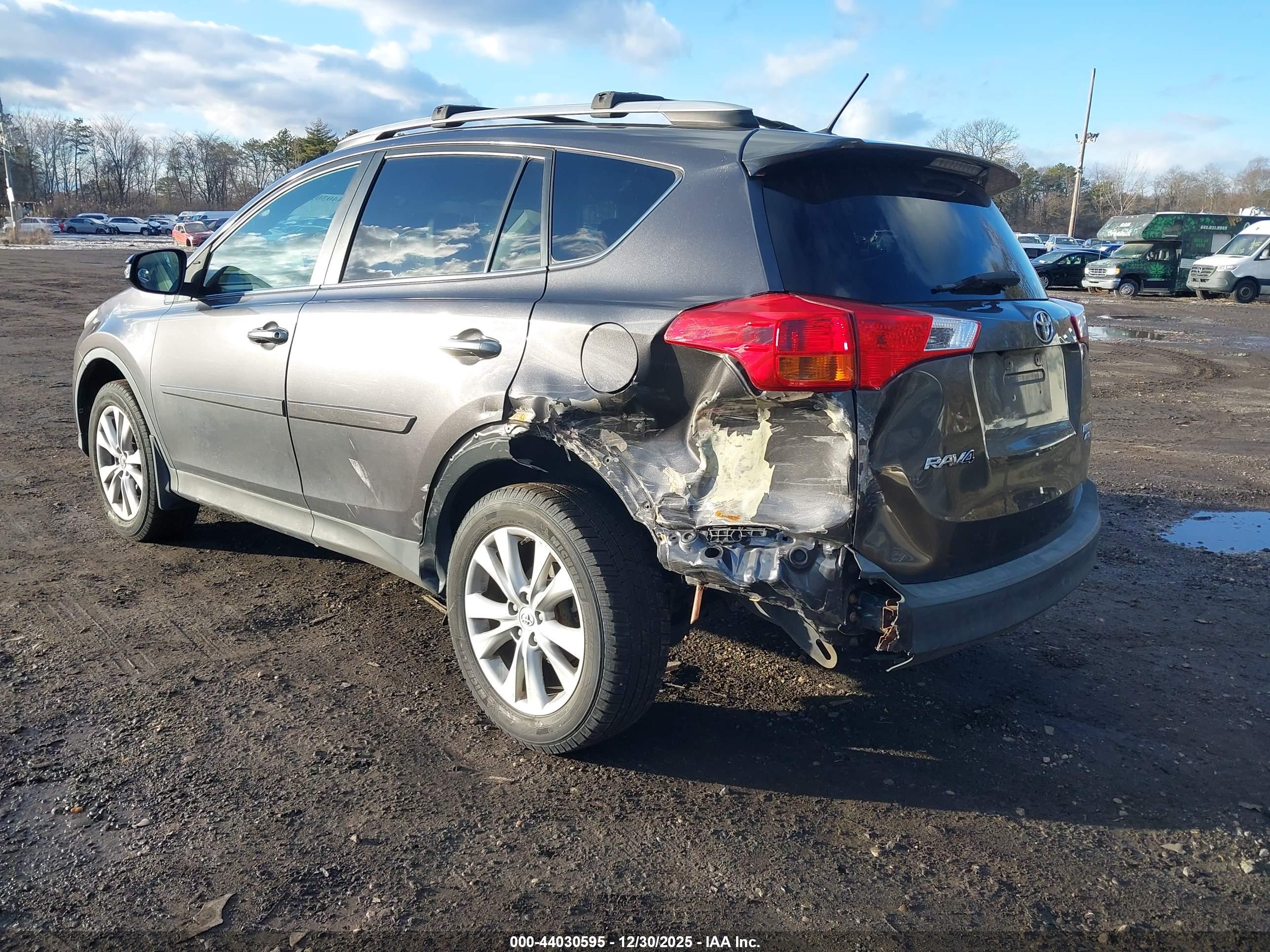 TOYOTA RAV4 image 3