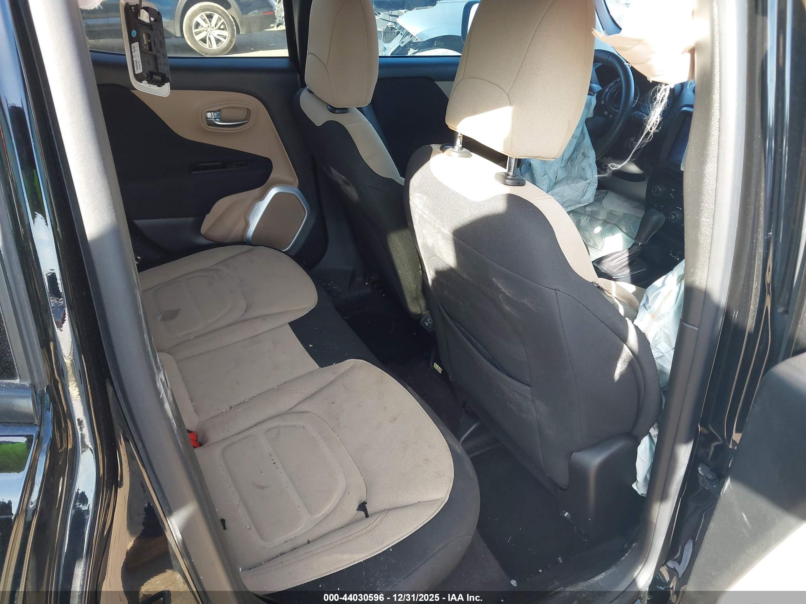 JEEP RENEGADE image 8