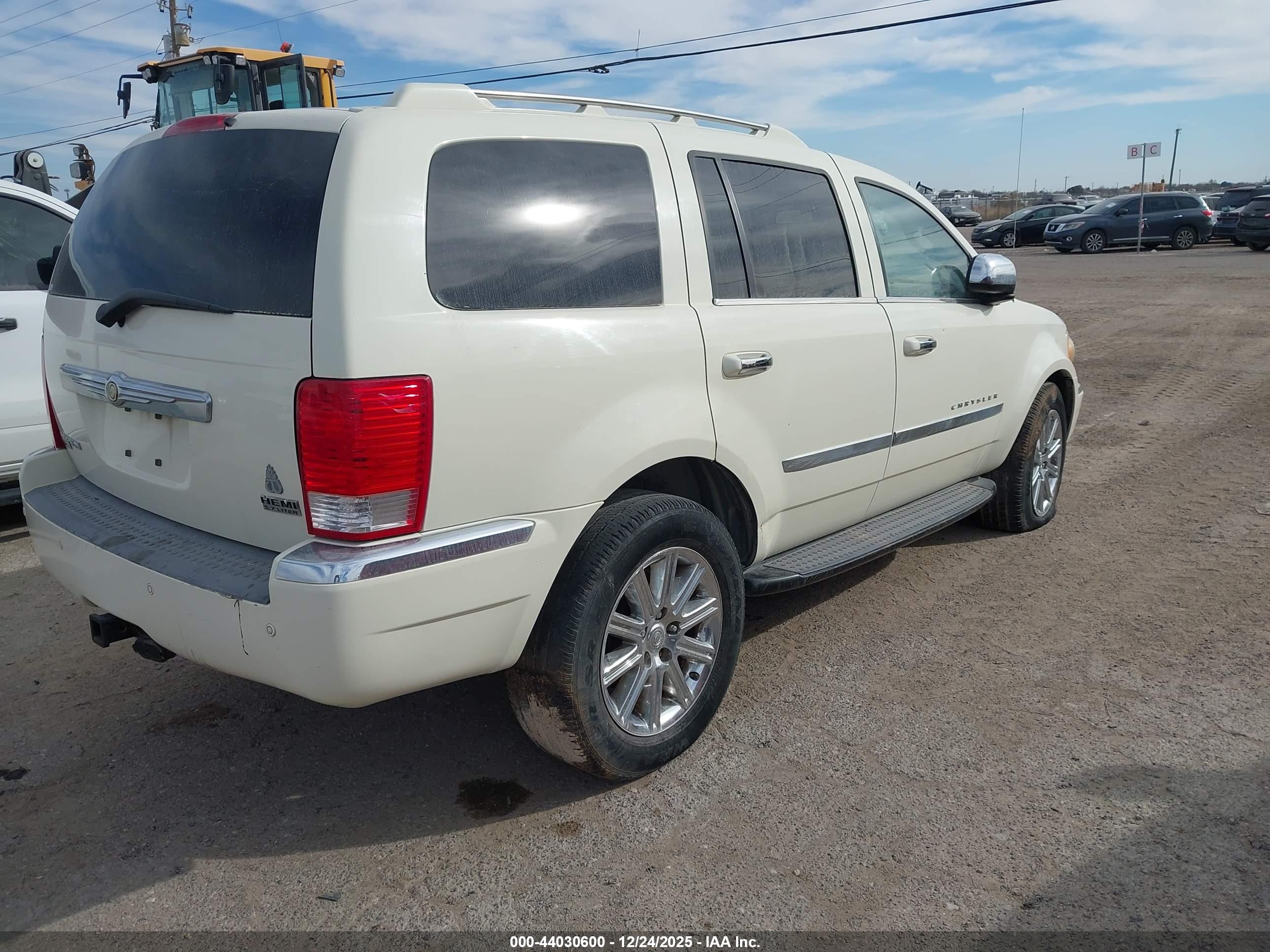 CHRYSLER ASPEN image 4