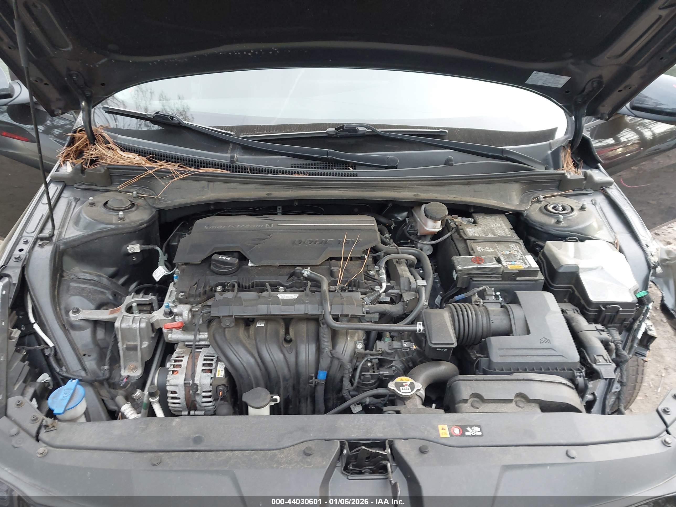 HYUNDAI ELANTRA image 10