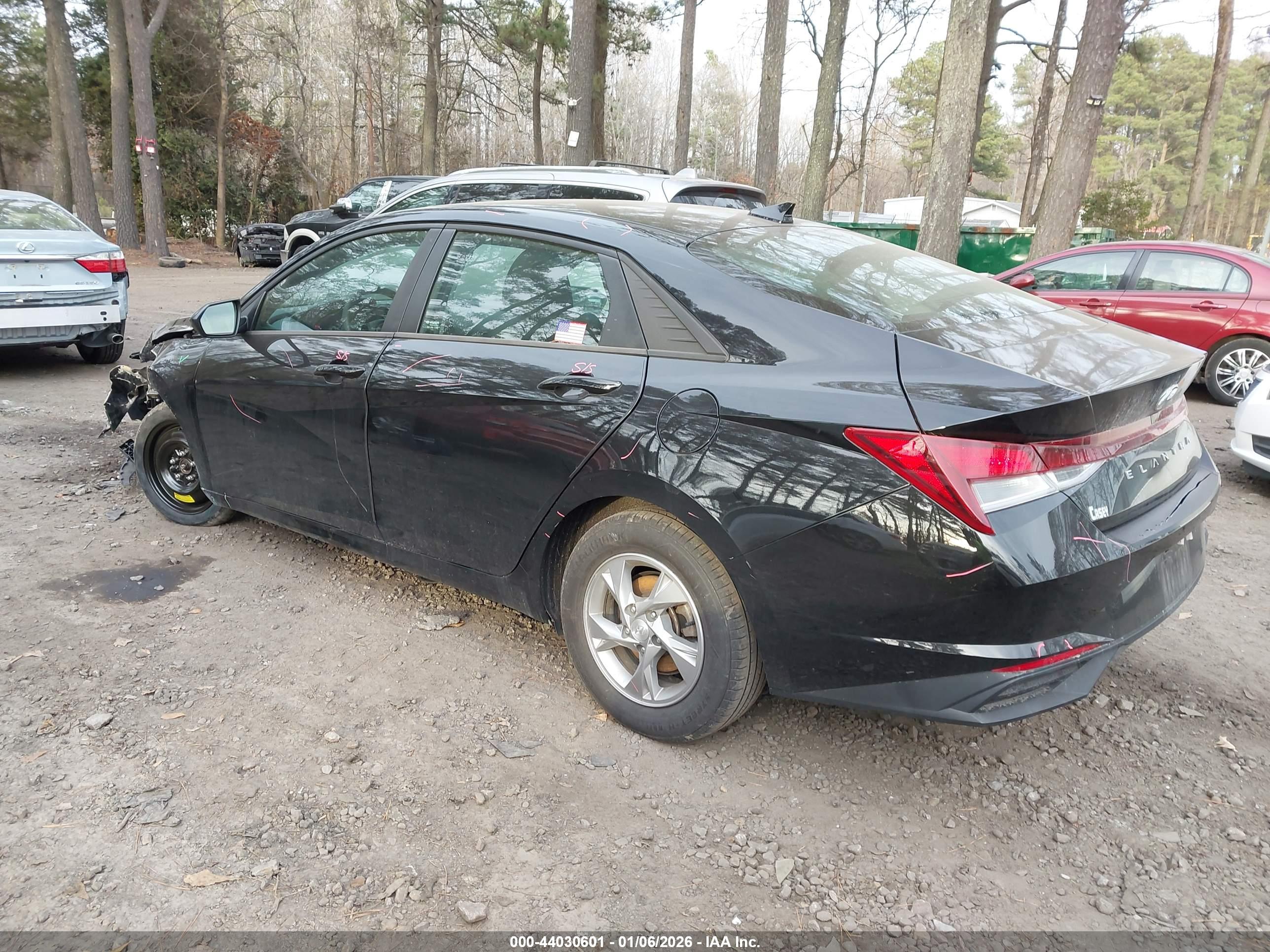 HYUNDAI ELANTRA image 3