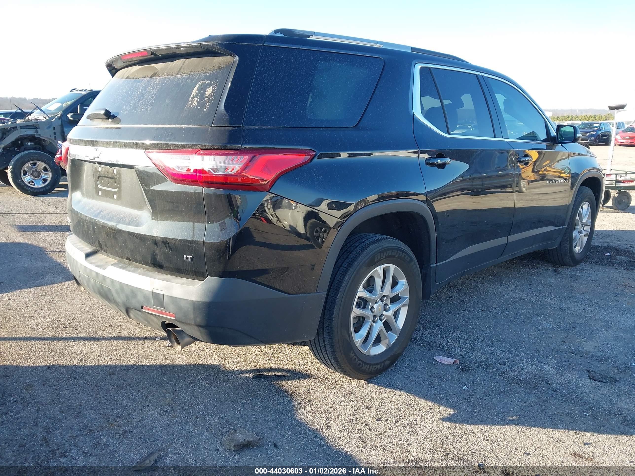CHEVROLET TRAVERSE image 4