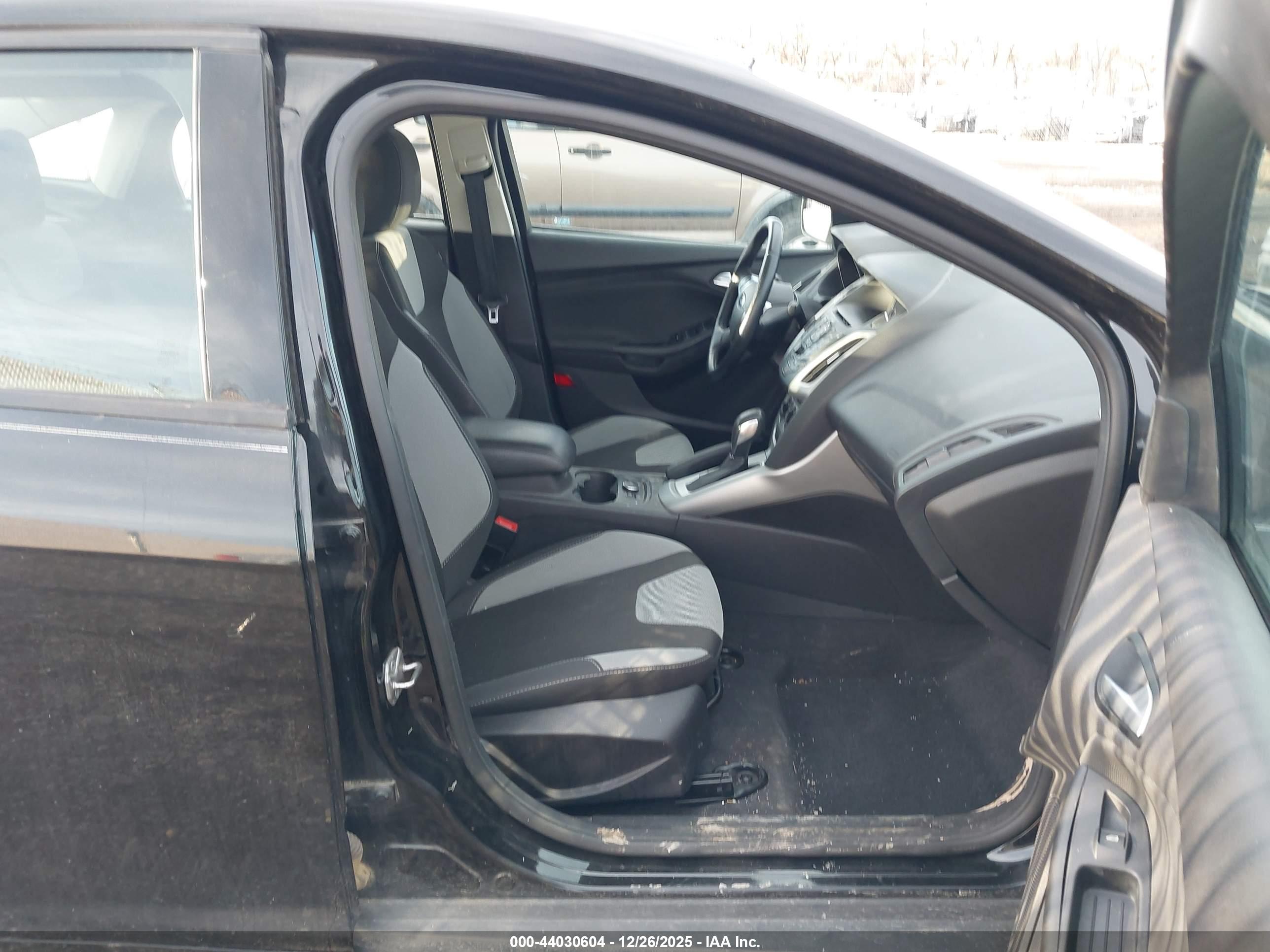 FORD FOCUS image 5
