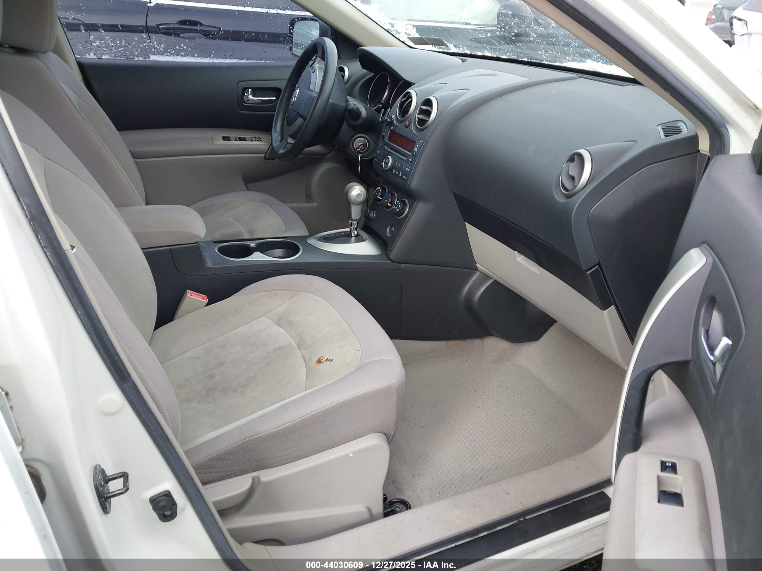 NISSAN ROGUE image 5