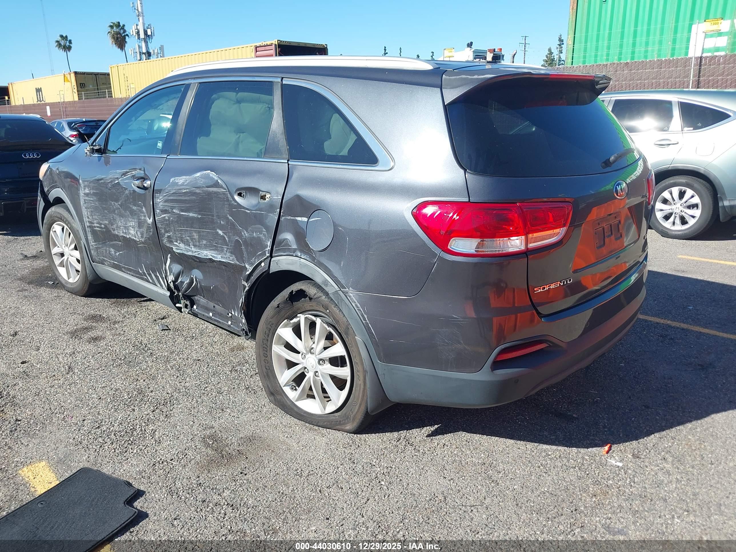 KIA SORENTO image 3