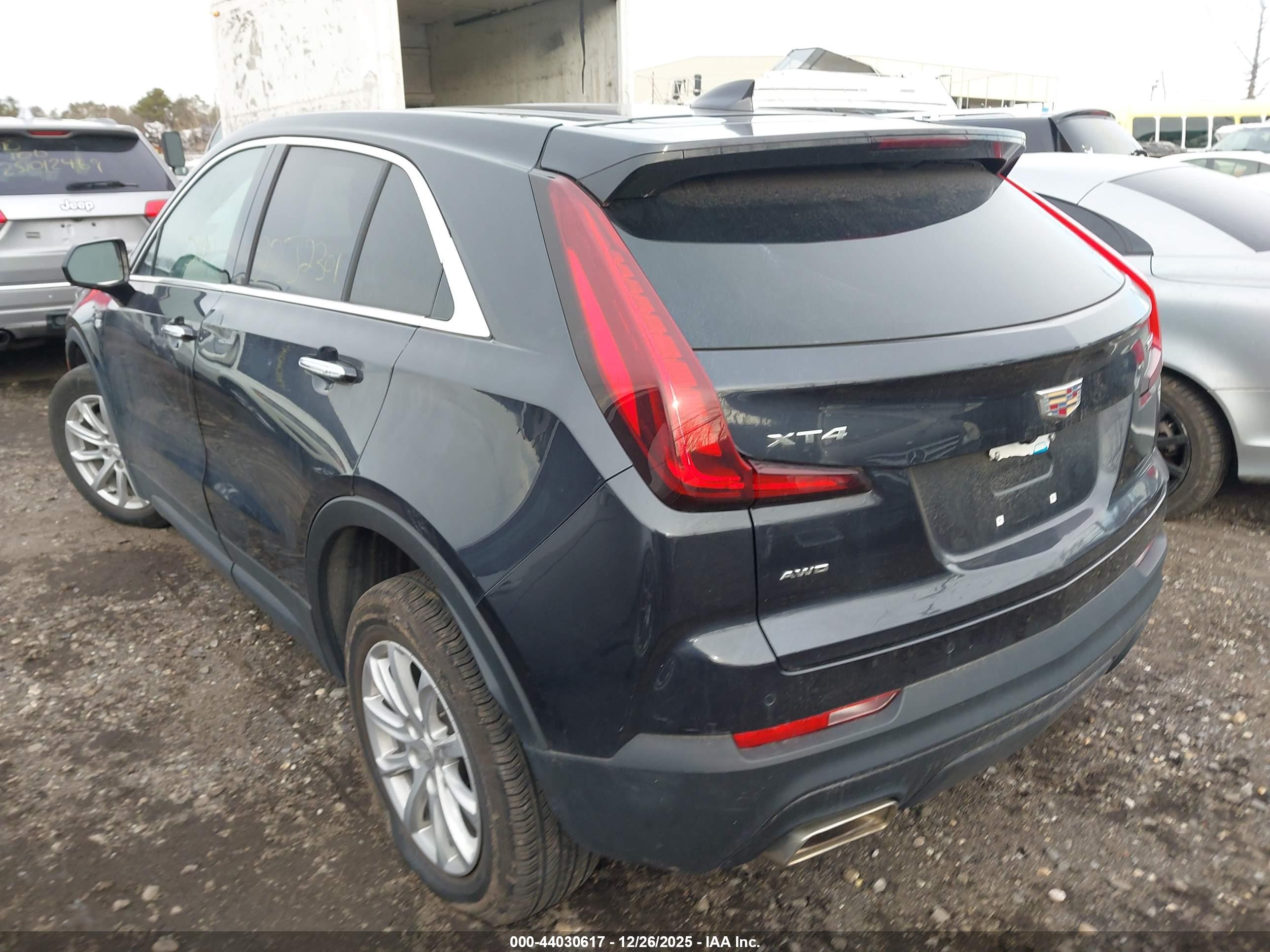 CADILLAC XT4 image 3
