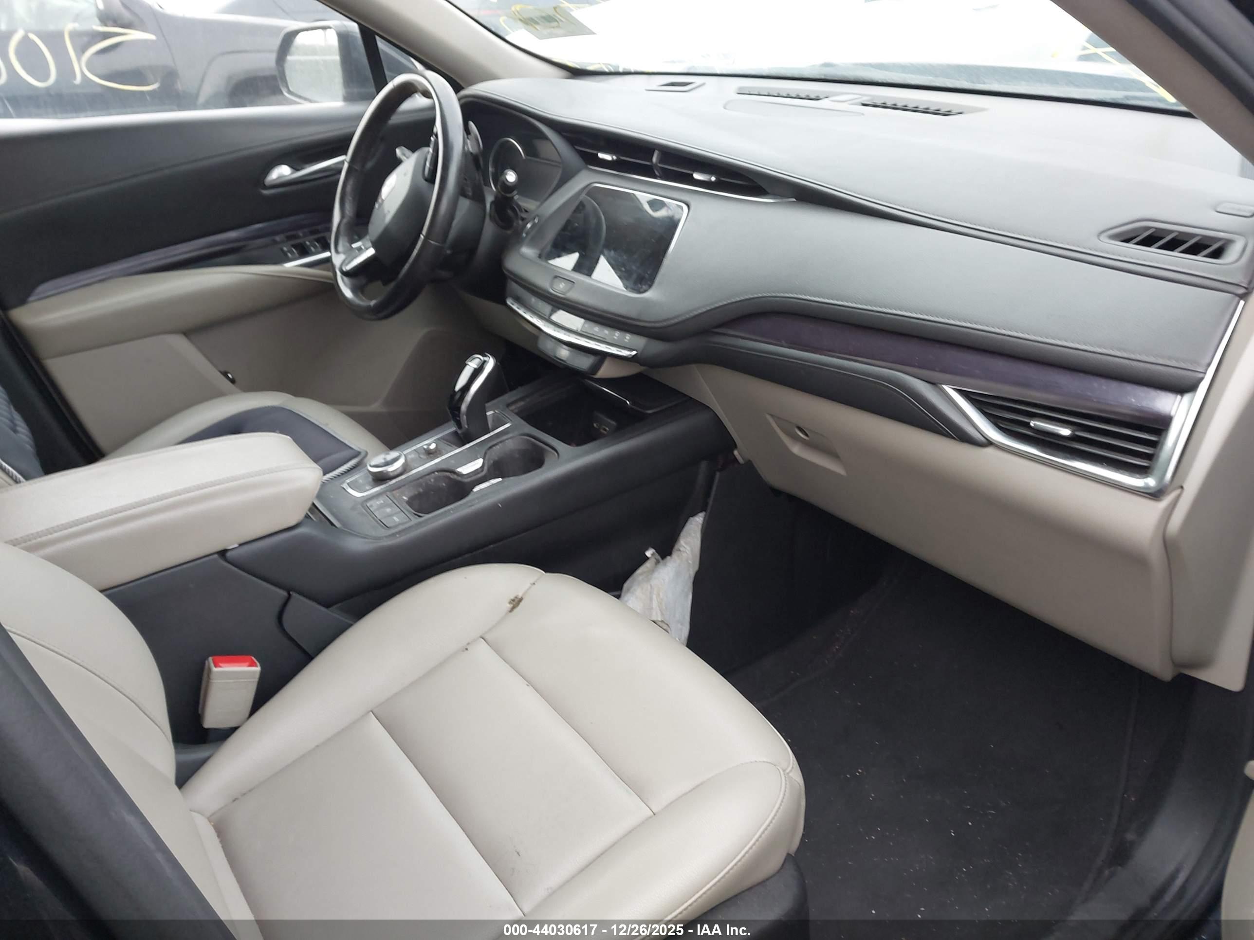 CADILLAC XT4 image 5