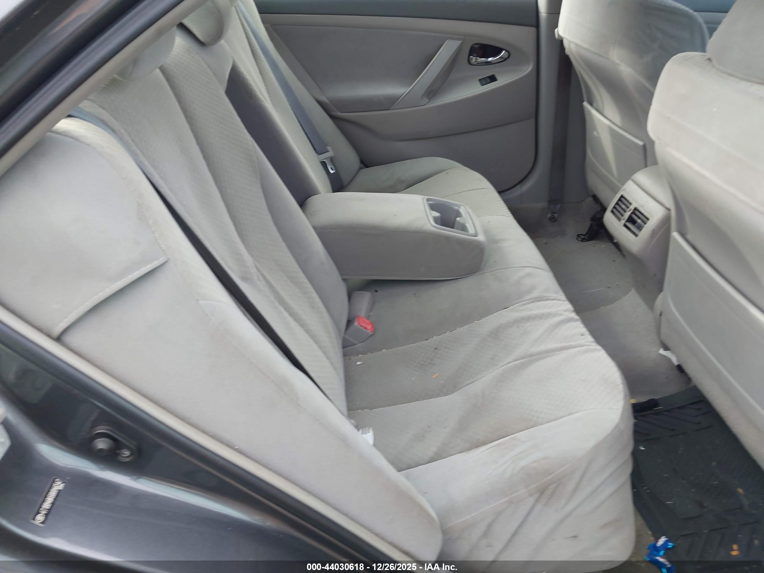 TOYOTA CAMRY image 8
