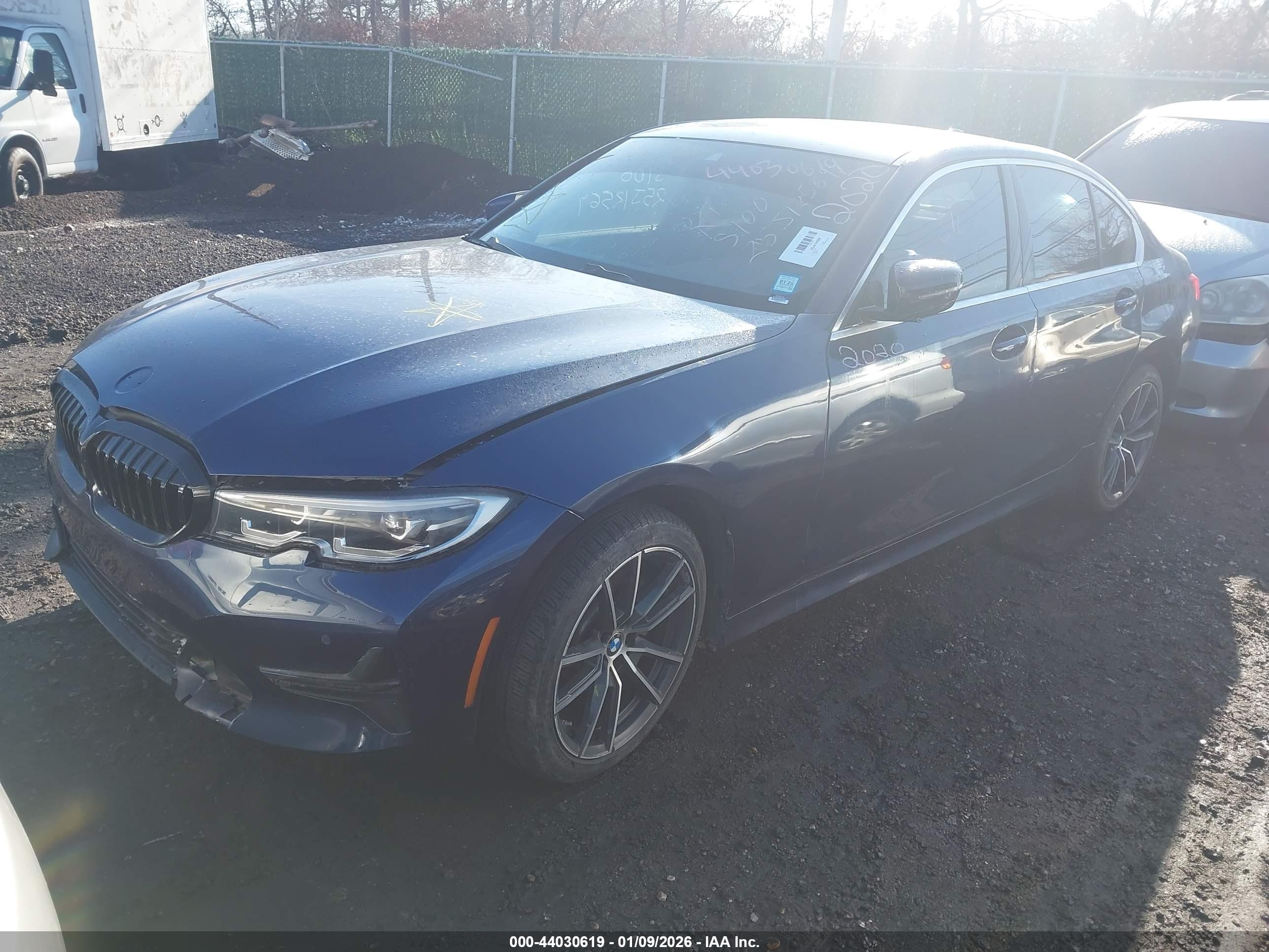 BMW 330I image 2