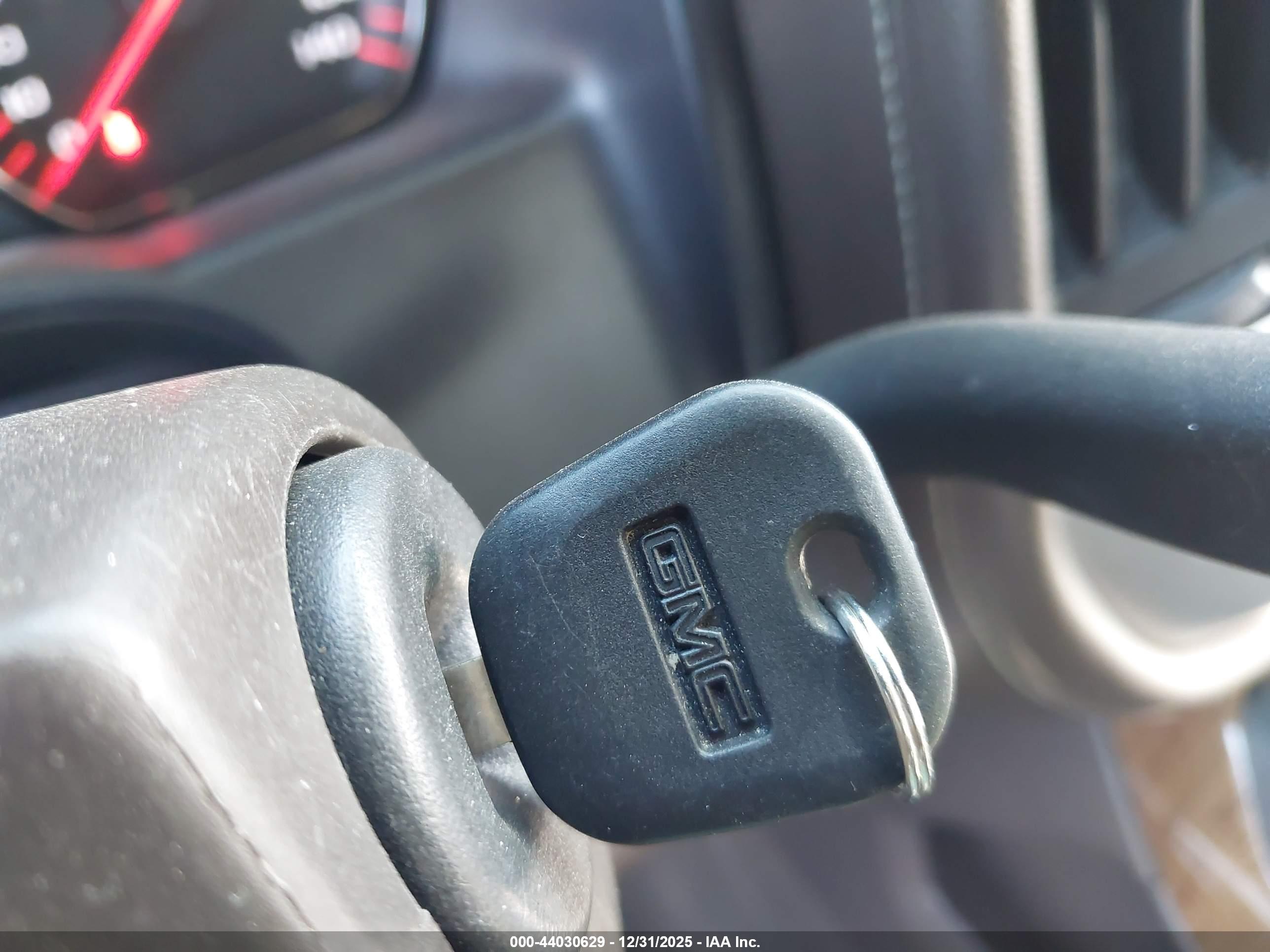 GMC SIERRA image 11