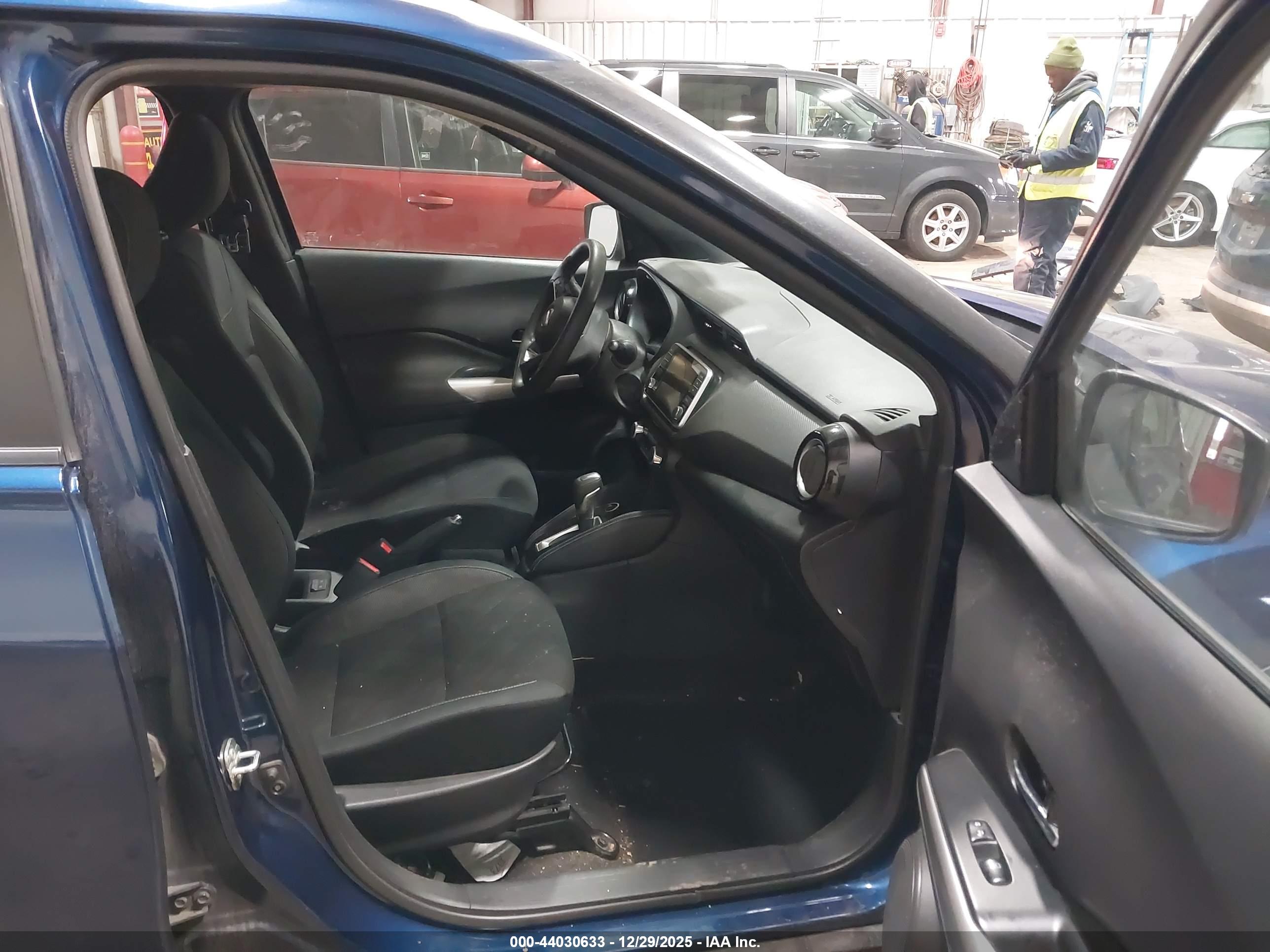 NISSAN KICKS image 5