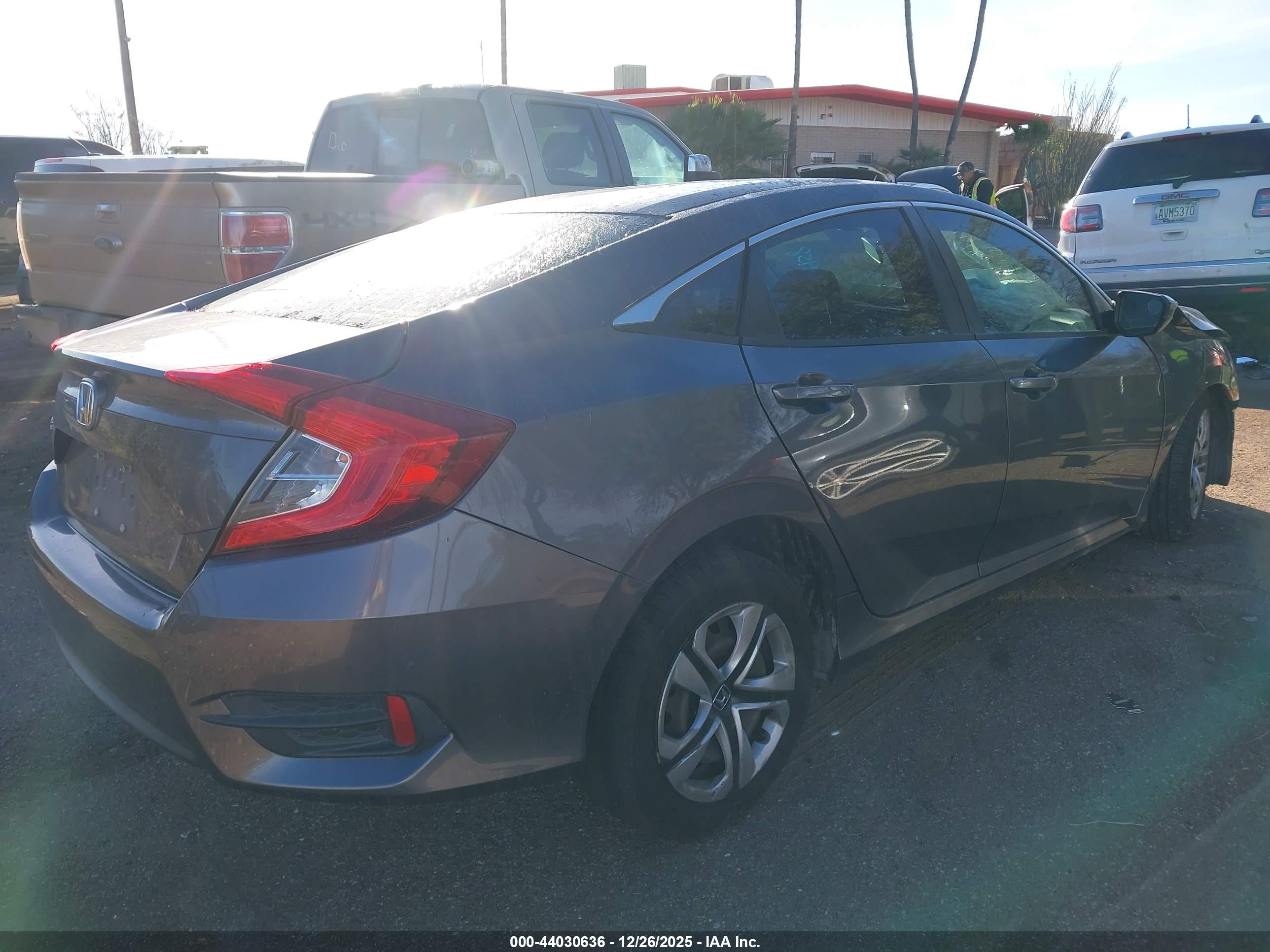 HONDA CIVIC image 4