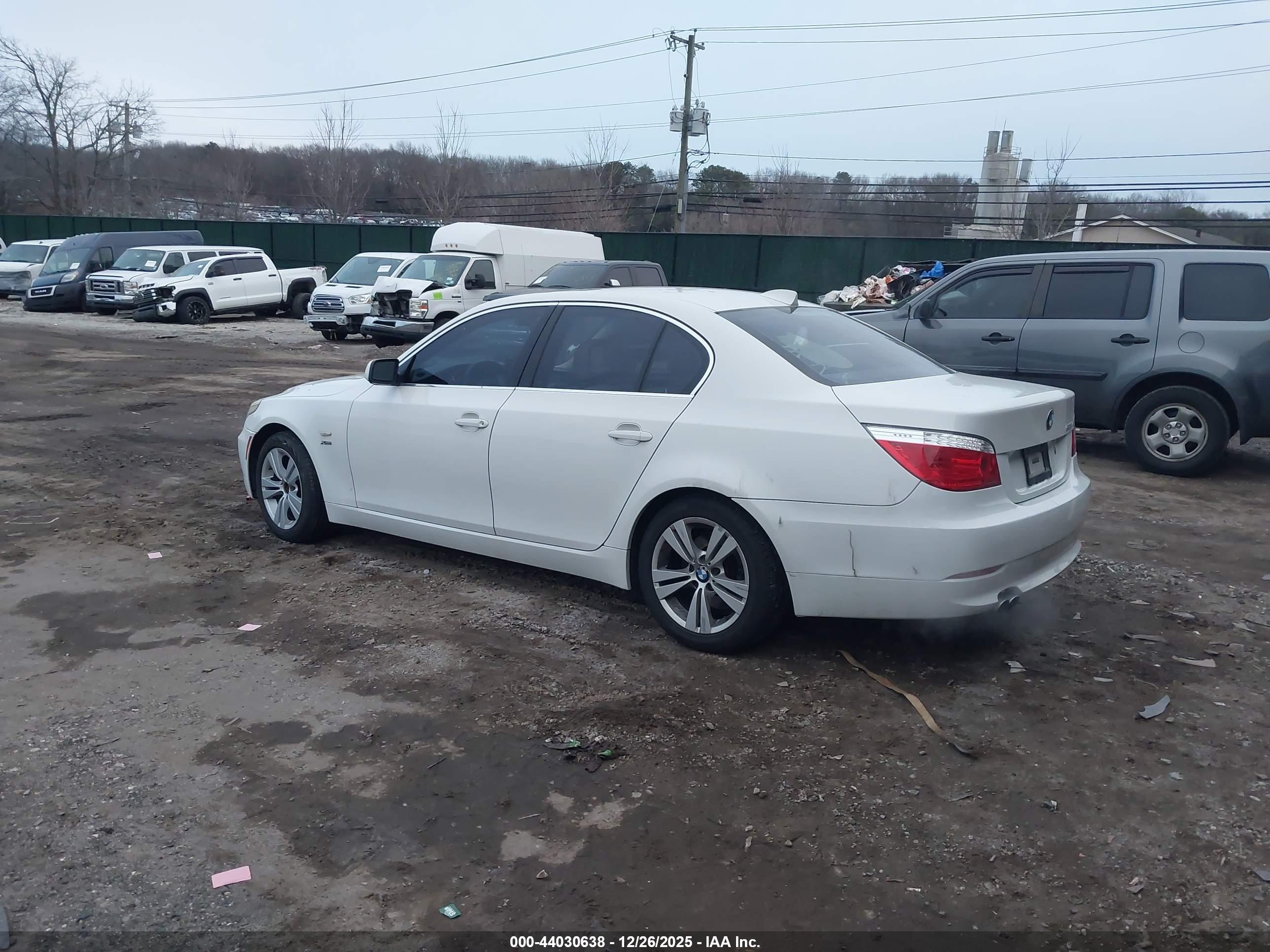 BMW 528I image 3