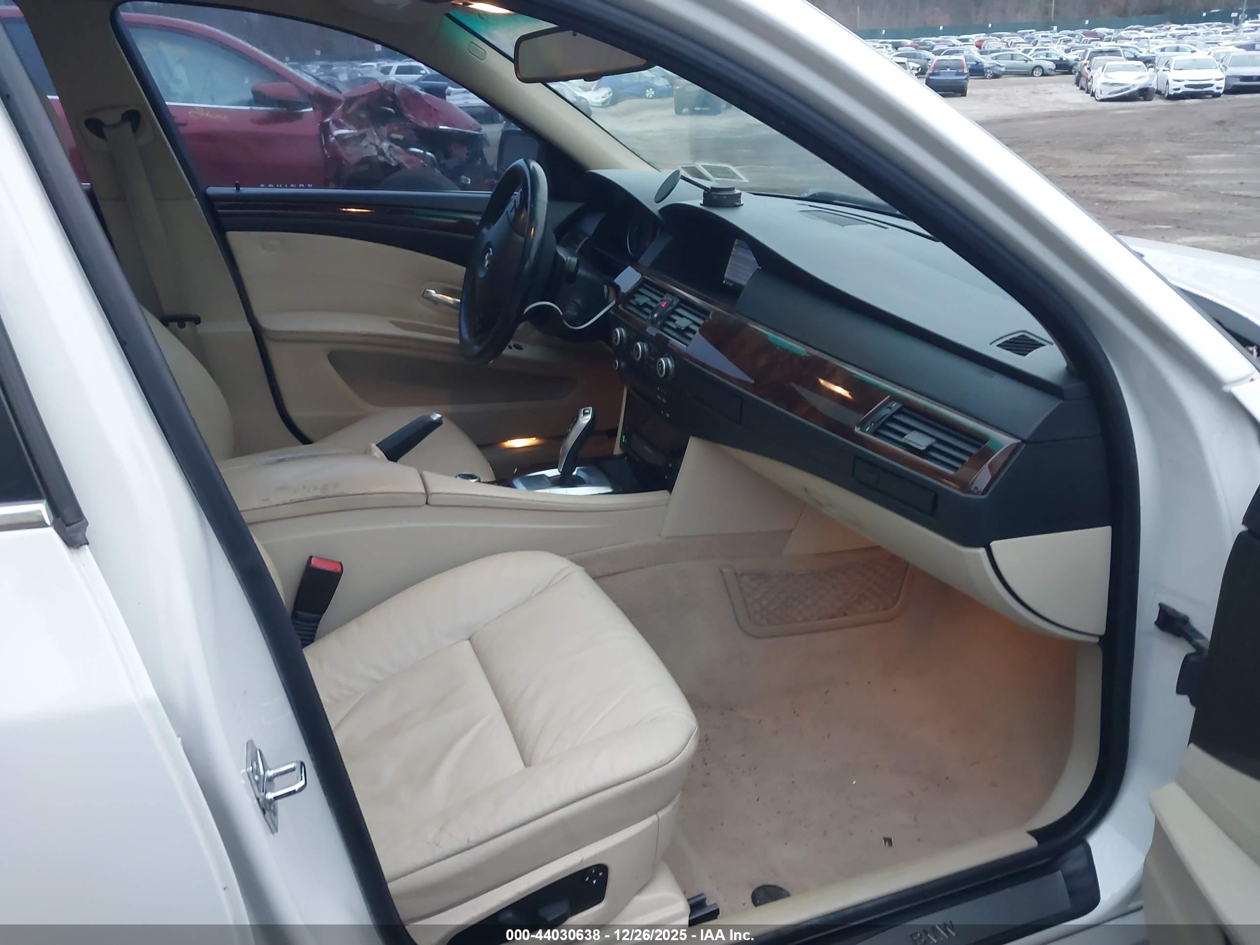 BMW 528I image 5