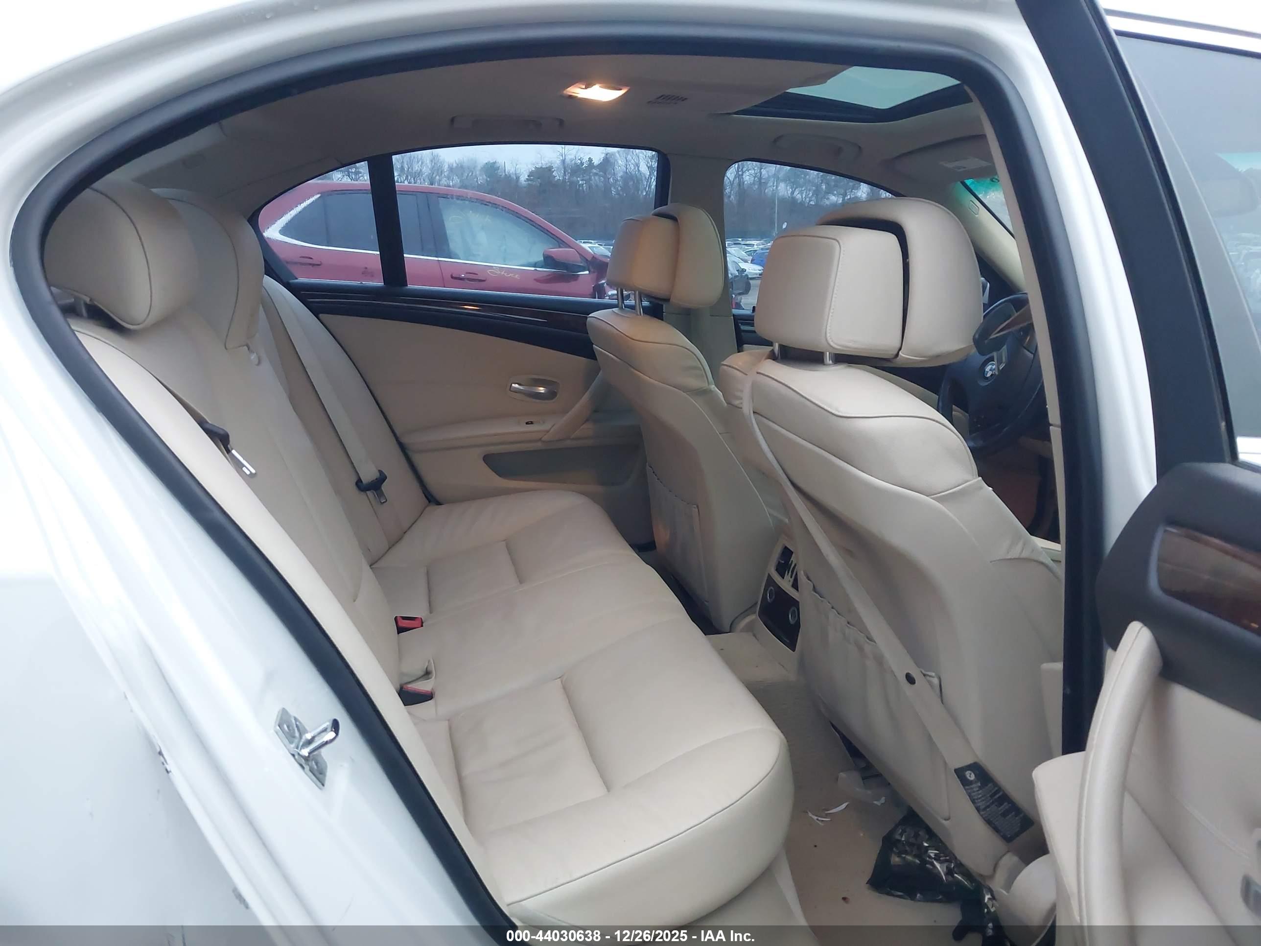 BMW 528I image 8