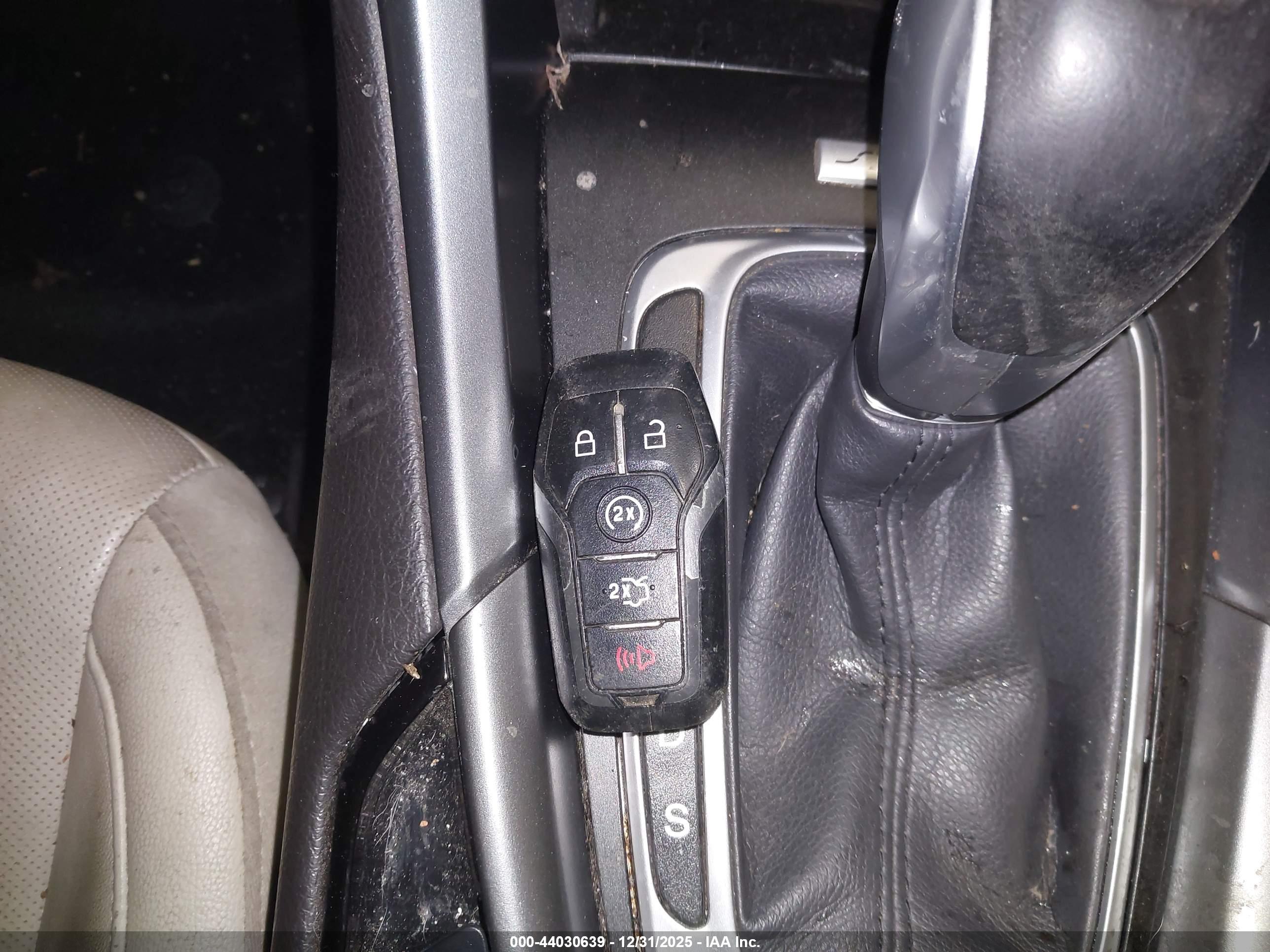 FORD FUSION image 11
