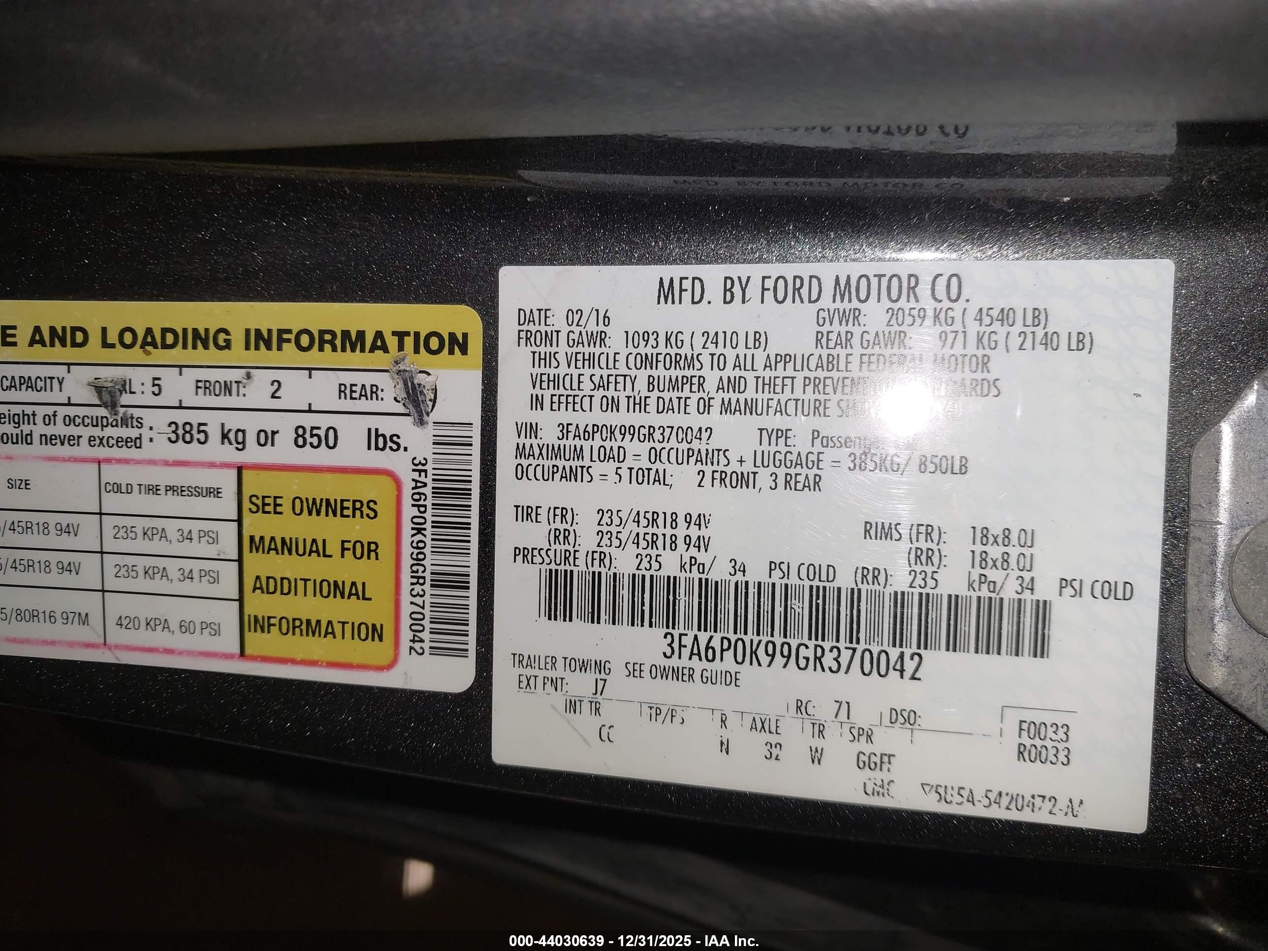 FORD FUSION image 9