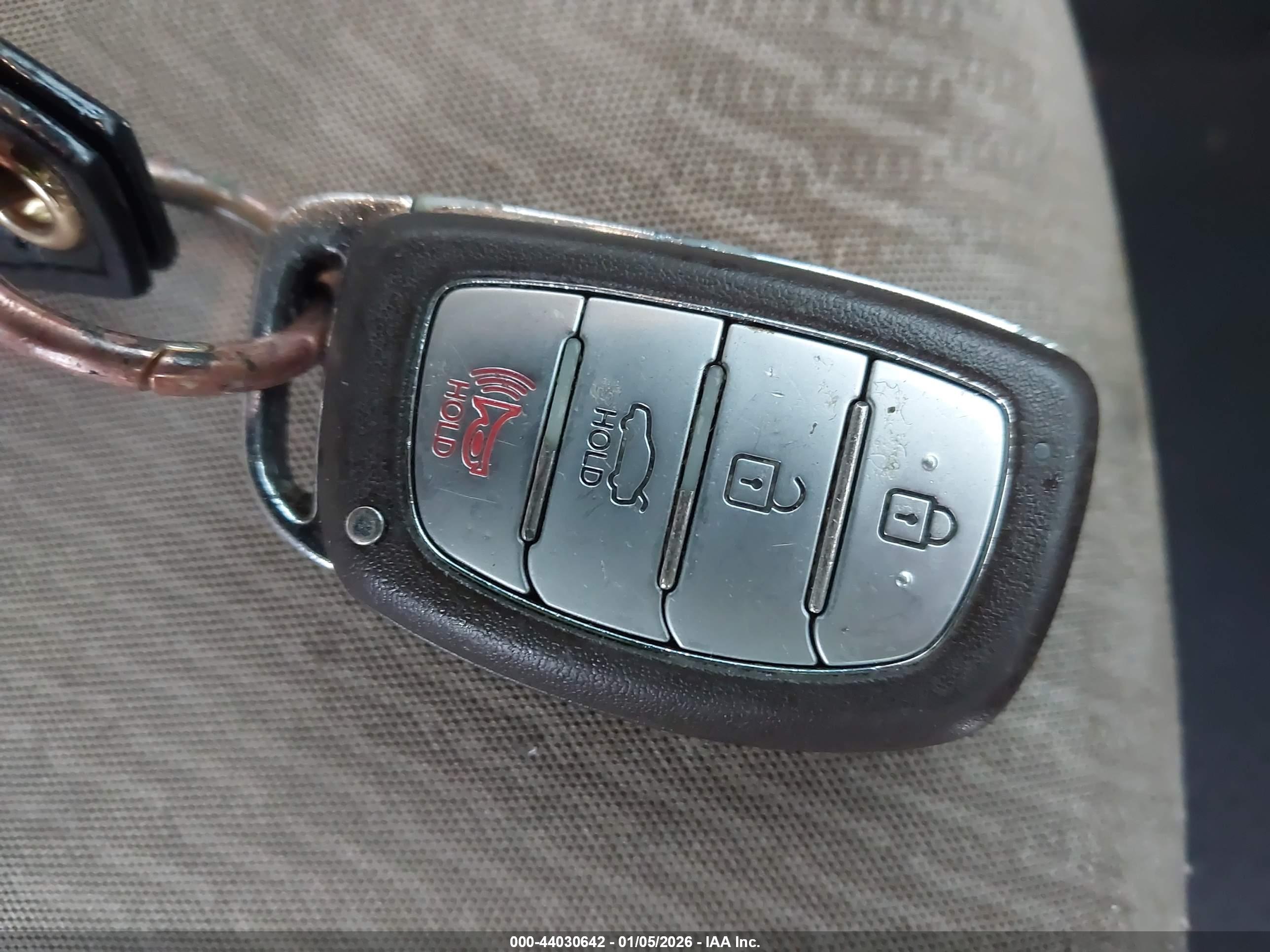 HYUNDAI ELANTRA image 11