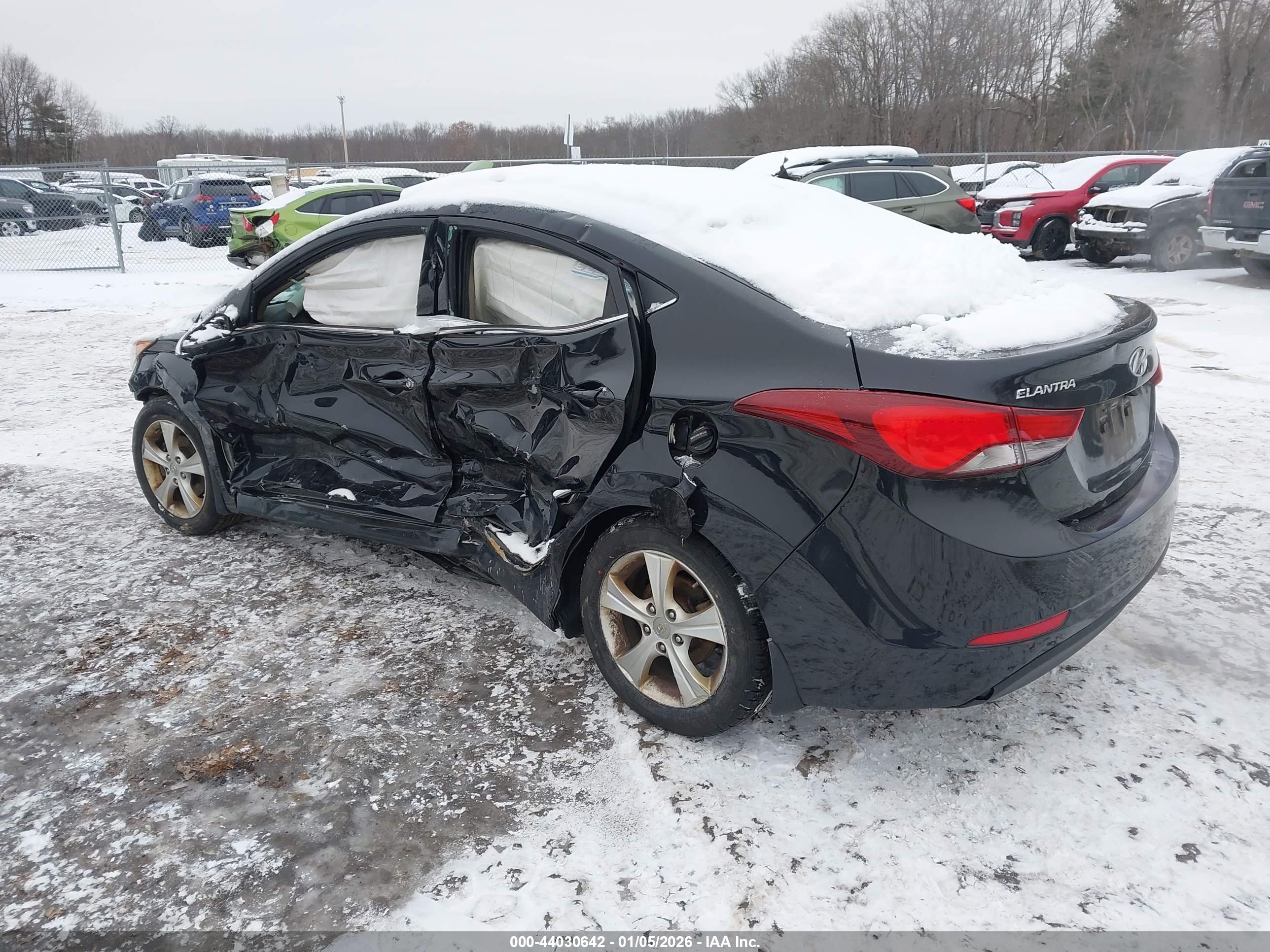 HYUNDAI ELANTRA image 3