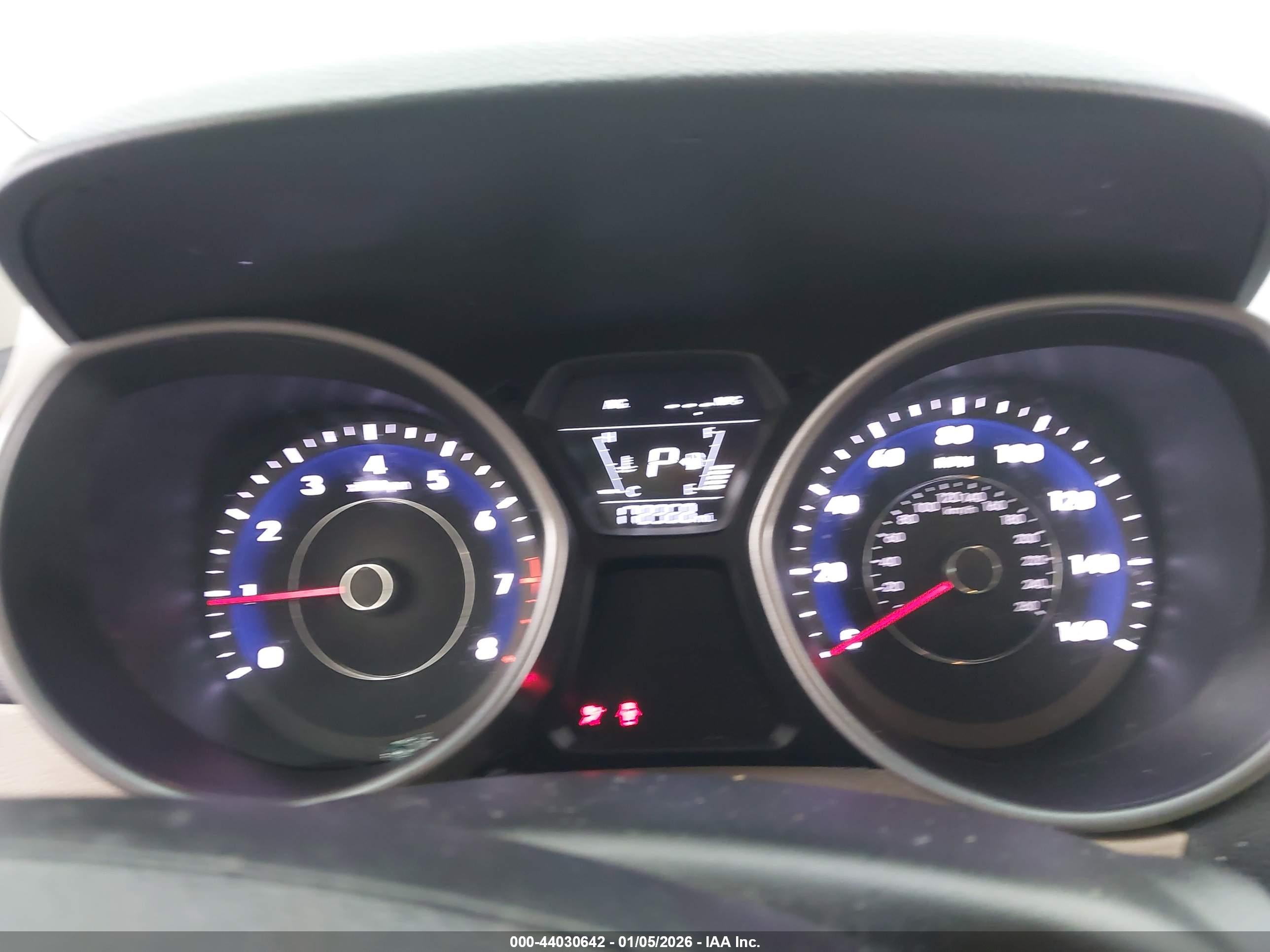 HYUNDAI ELANTRA image 7