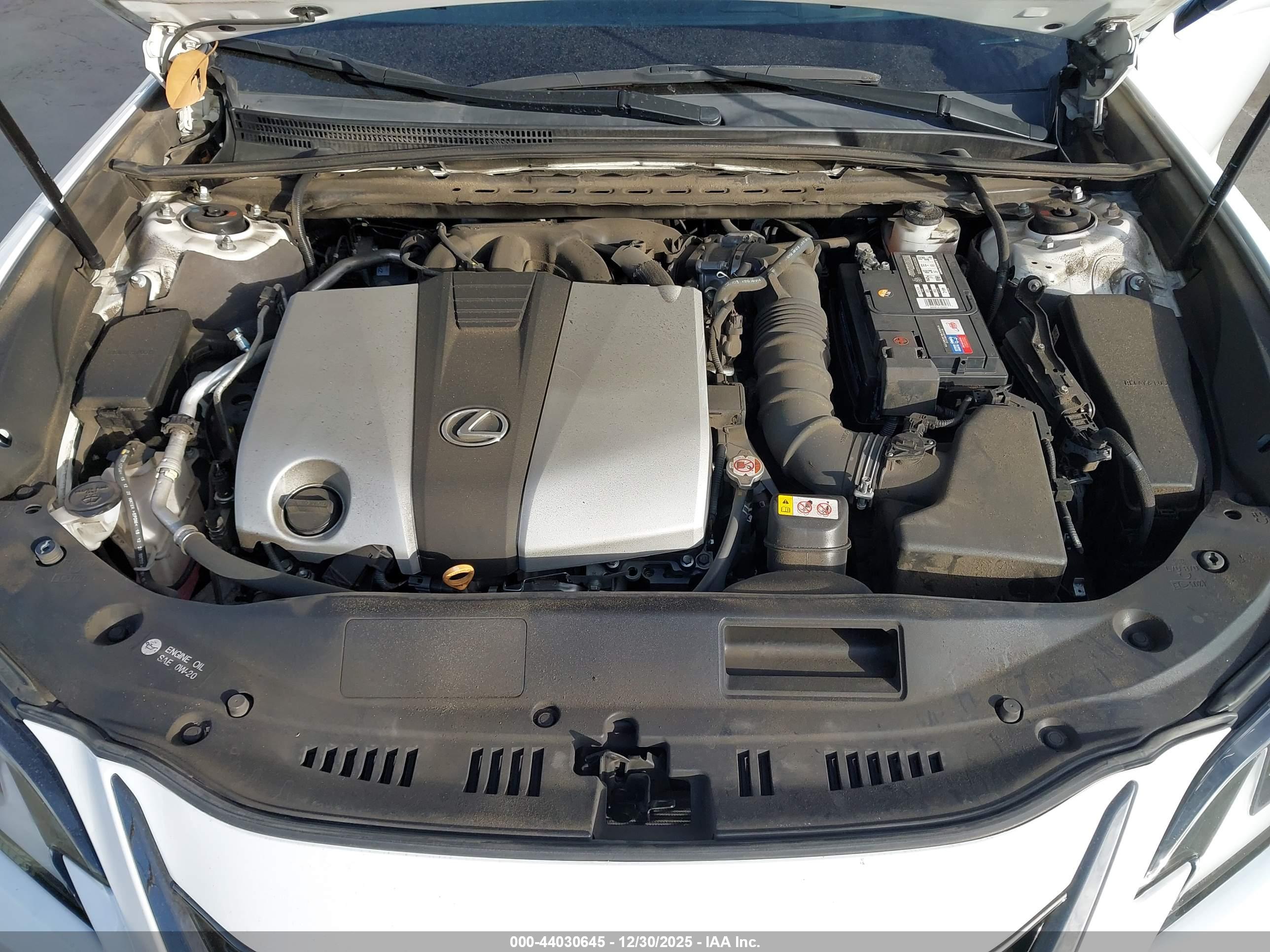 LEXUS ES image 10