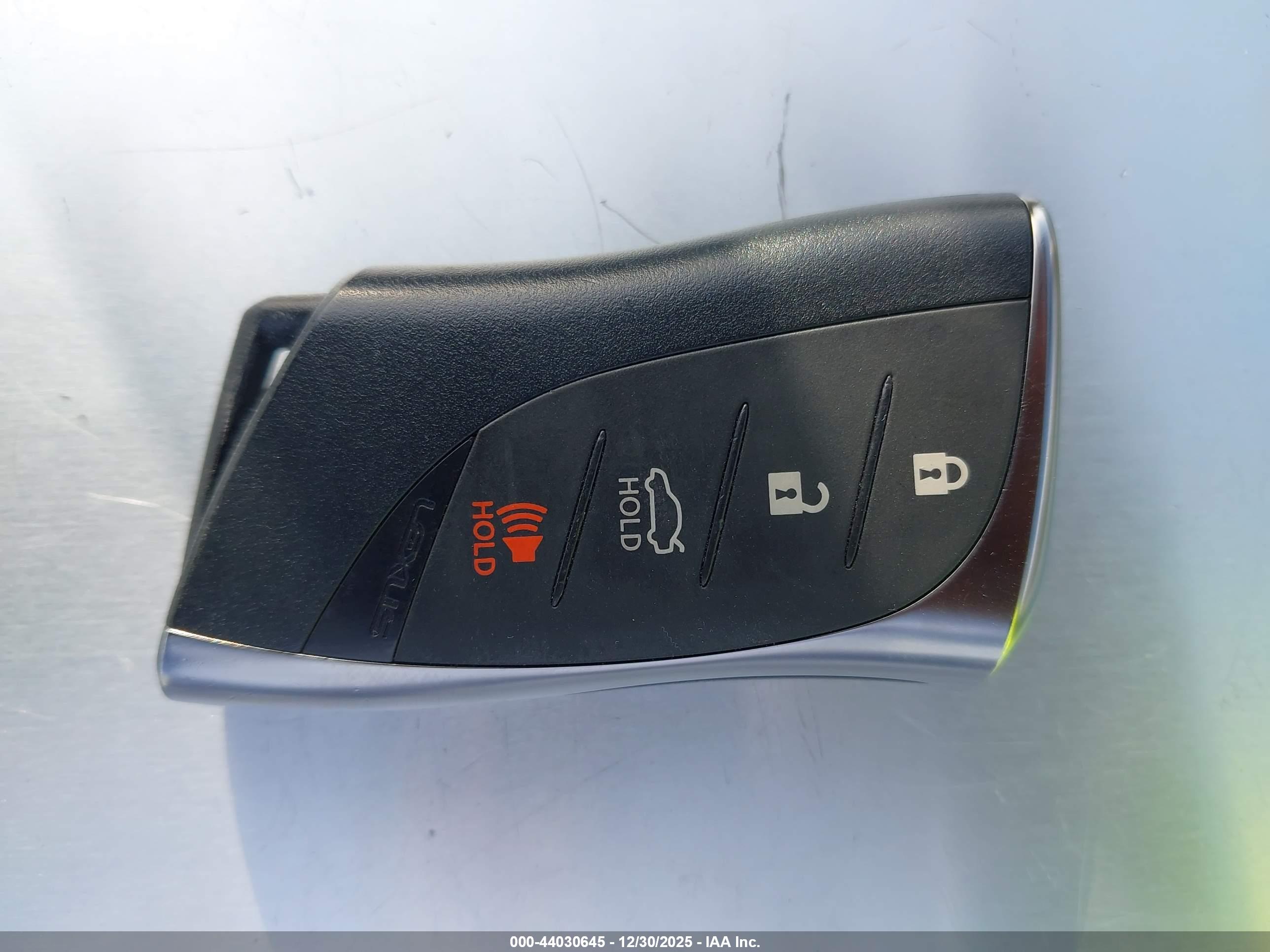 LEXUS ES image 11