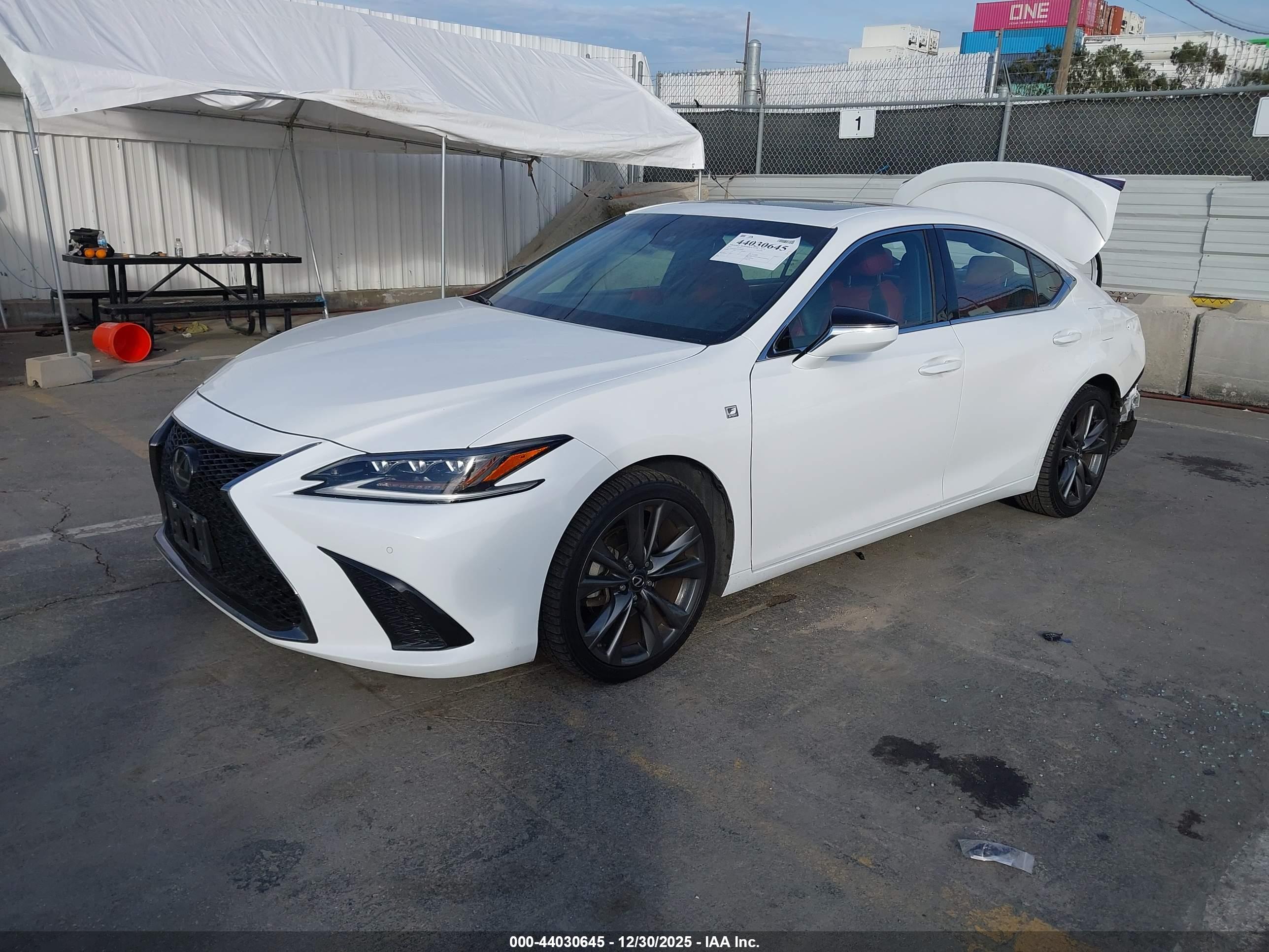 LEXUS ES image 2