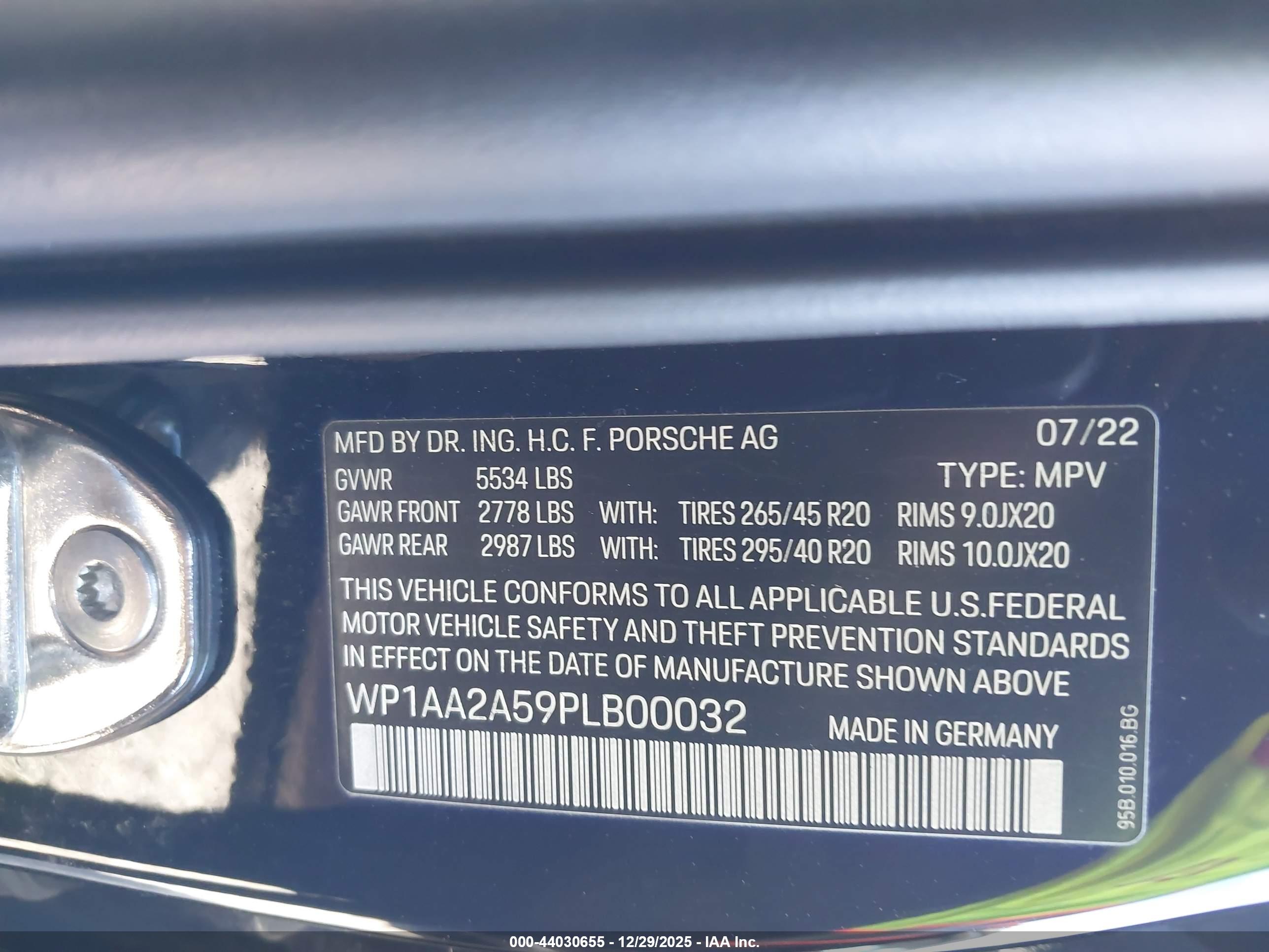 PORSCHE MACAN image 9