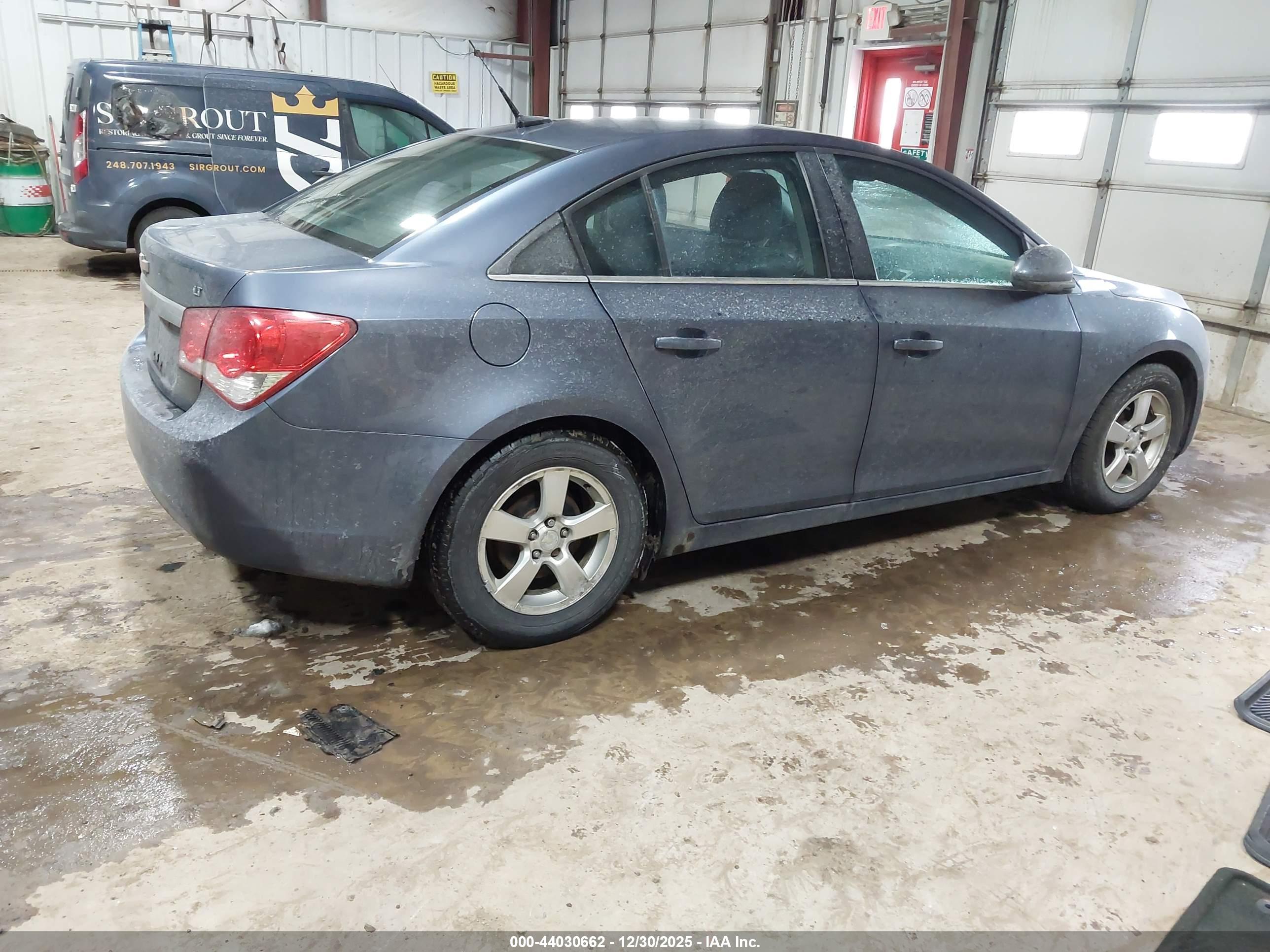CHEVROLET CRUZE image 4