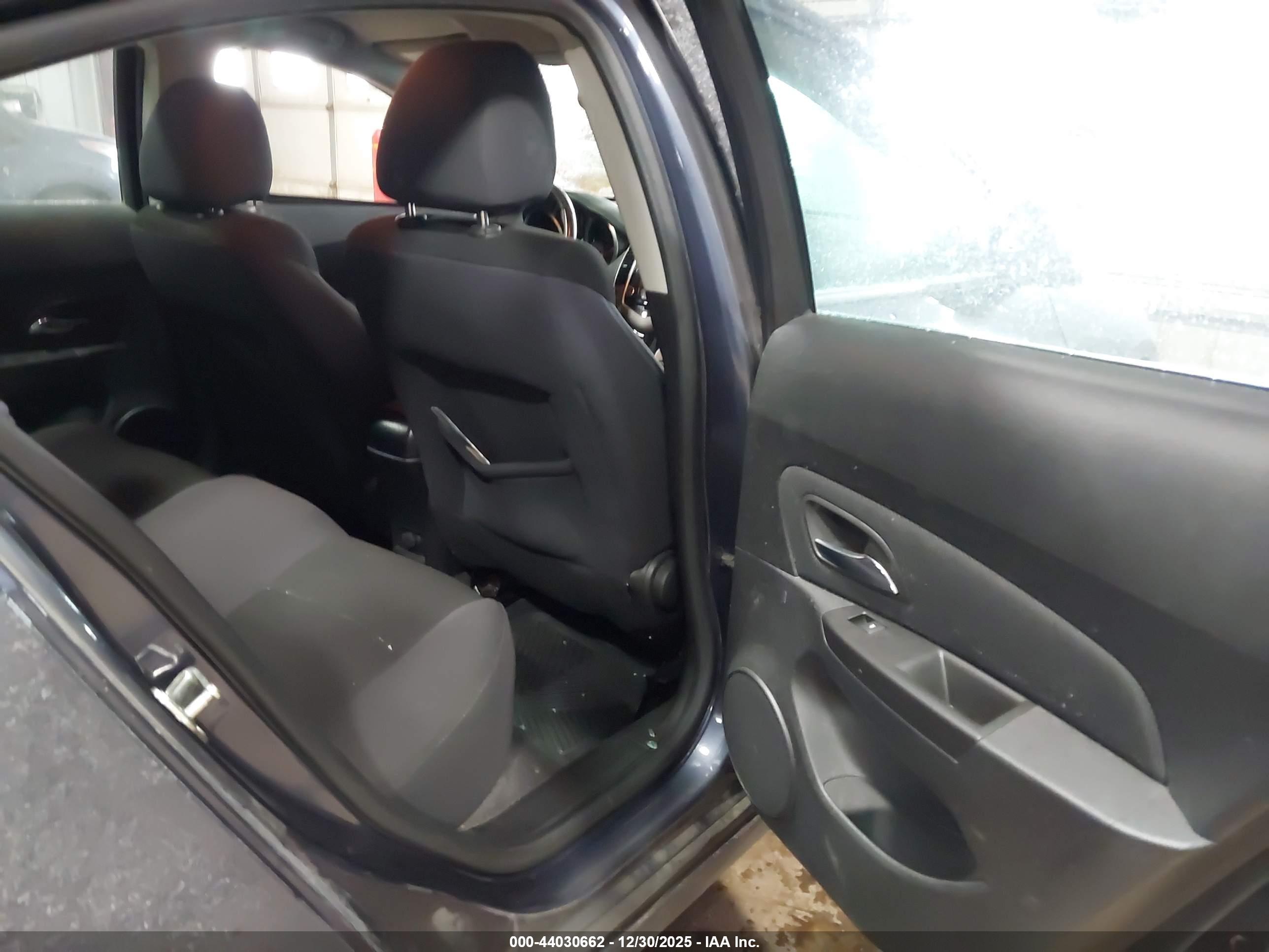 CHEVROLET CRUZE image 8