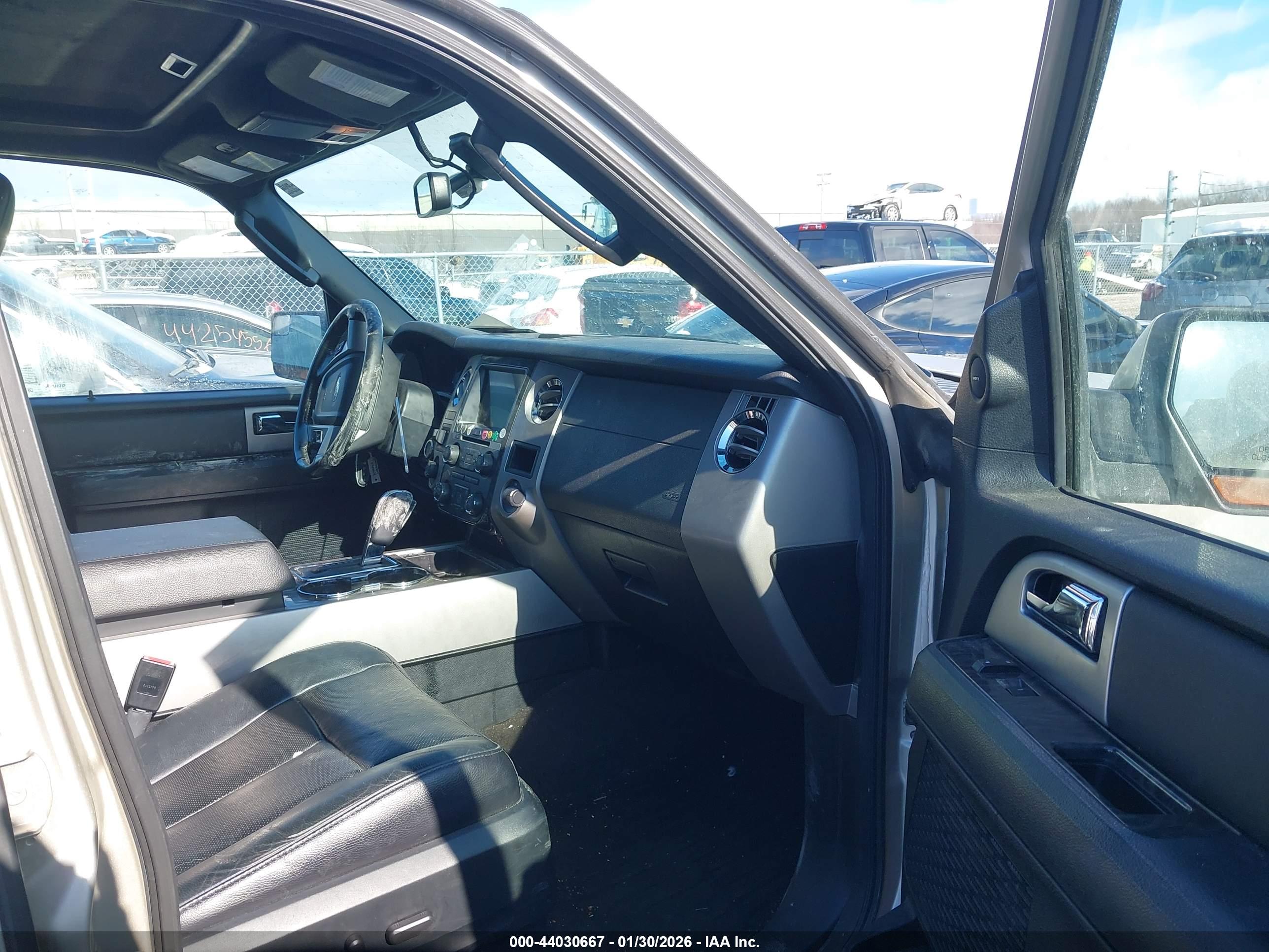 FORD EXPEDITION image 5