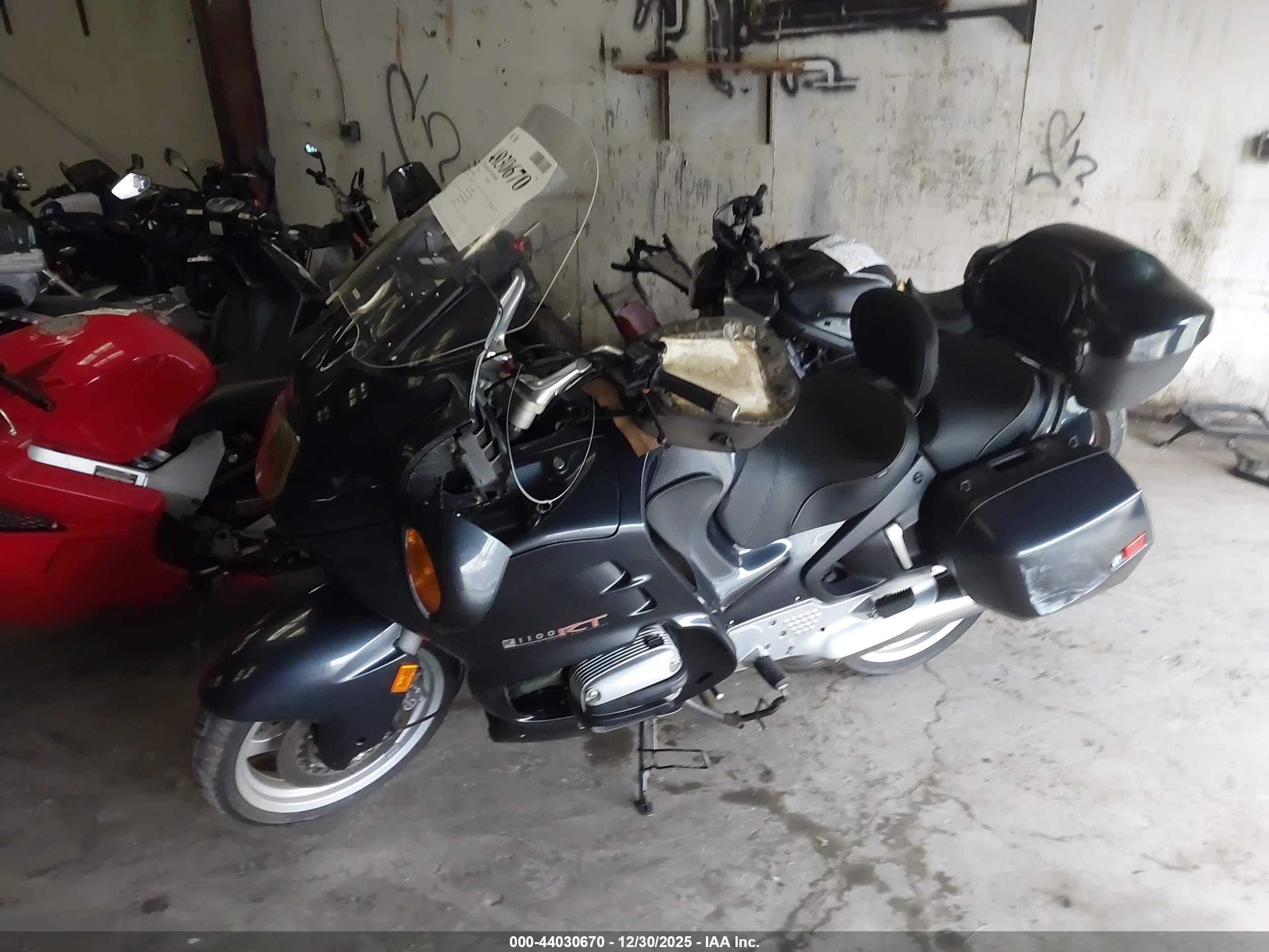 BMW R1100 image 2