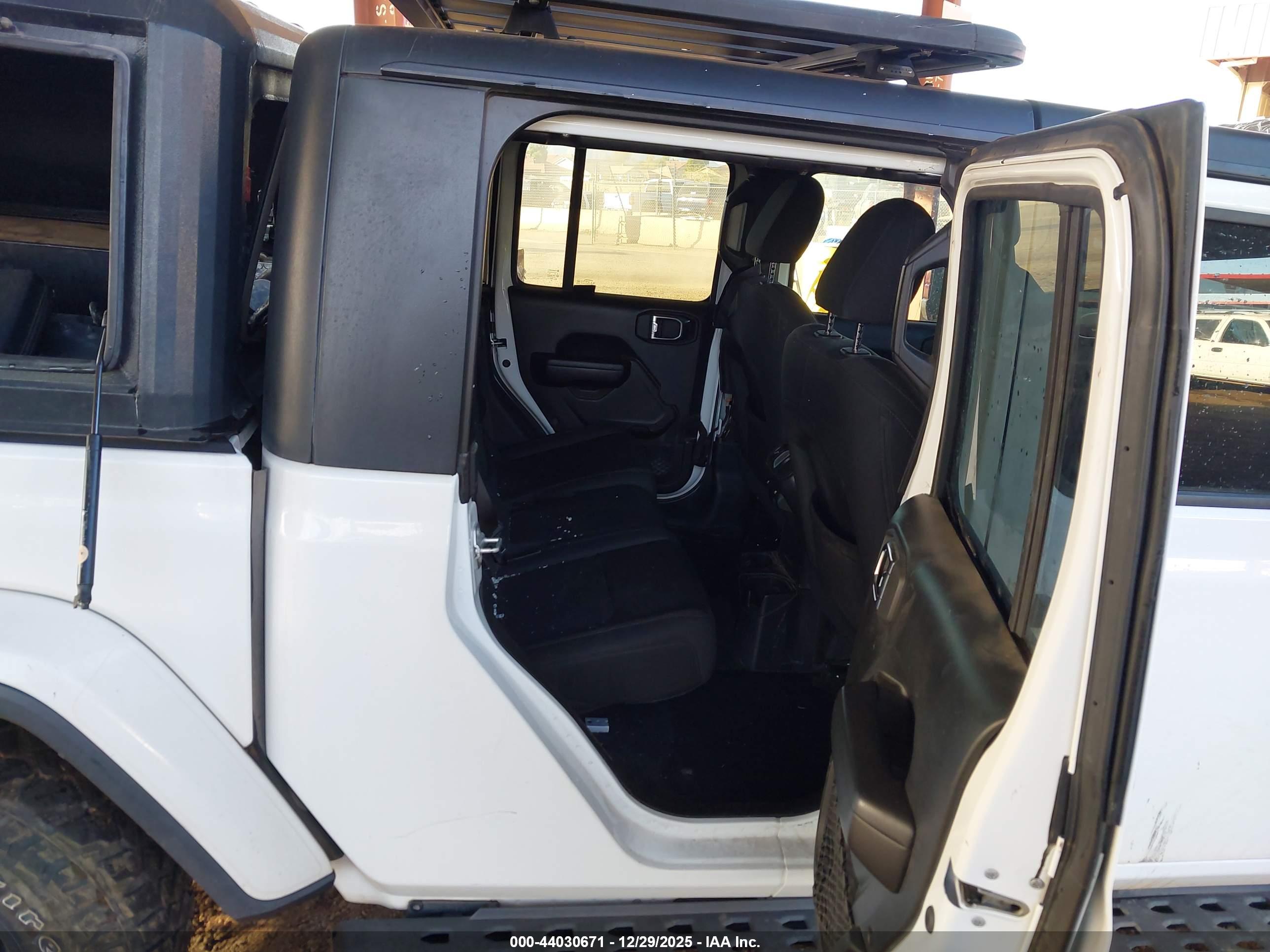 JEEP GLADIATOR image 8