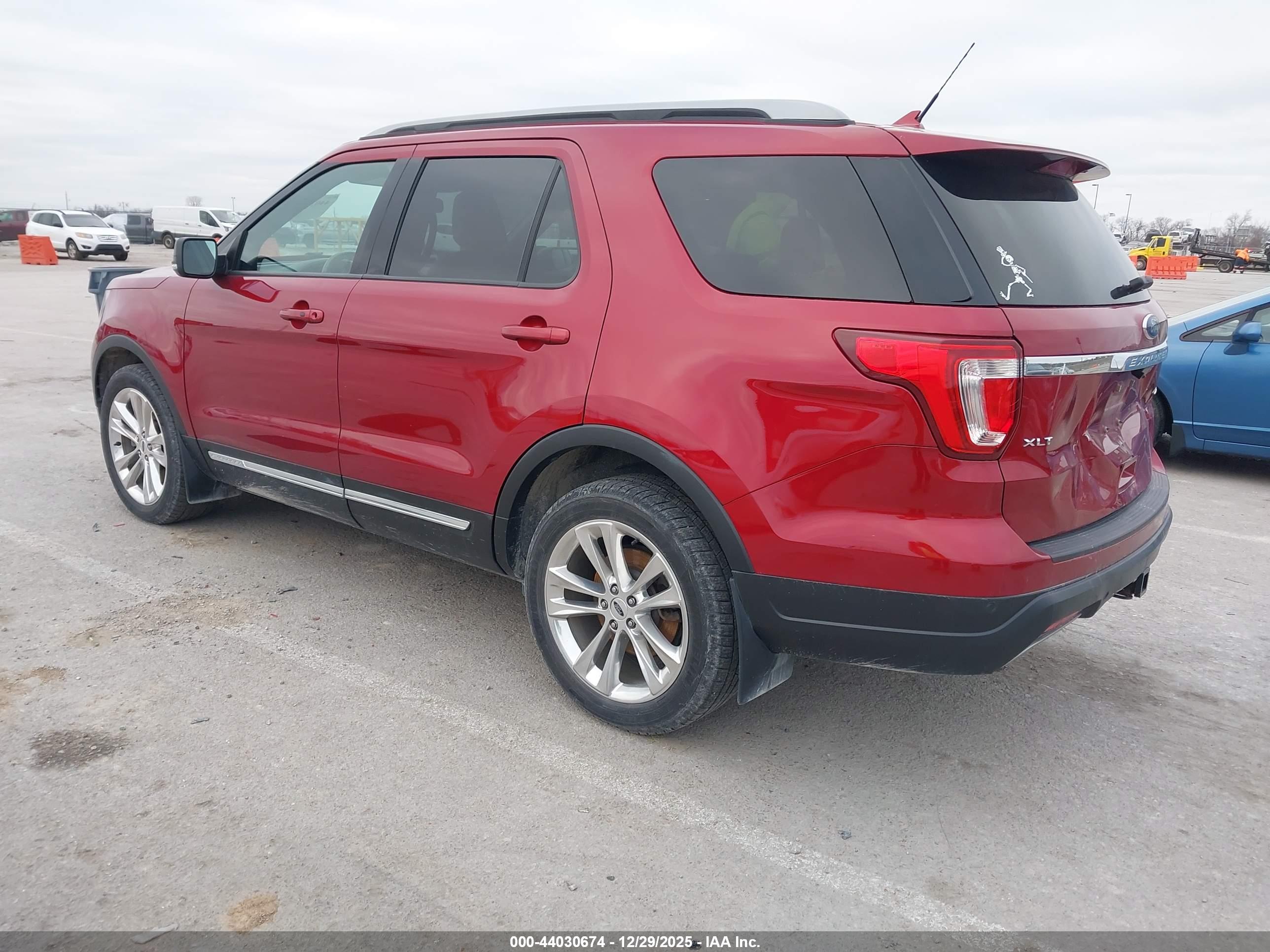 FORD EXPLORER image 3