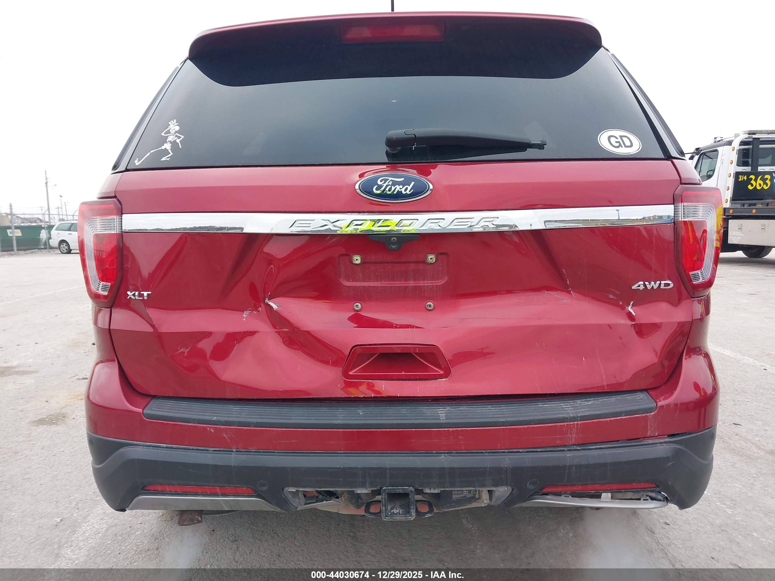 FORD EXPLORER image 6