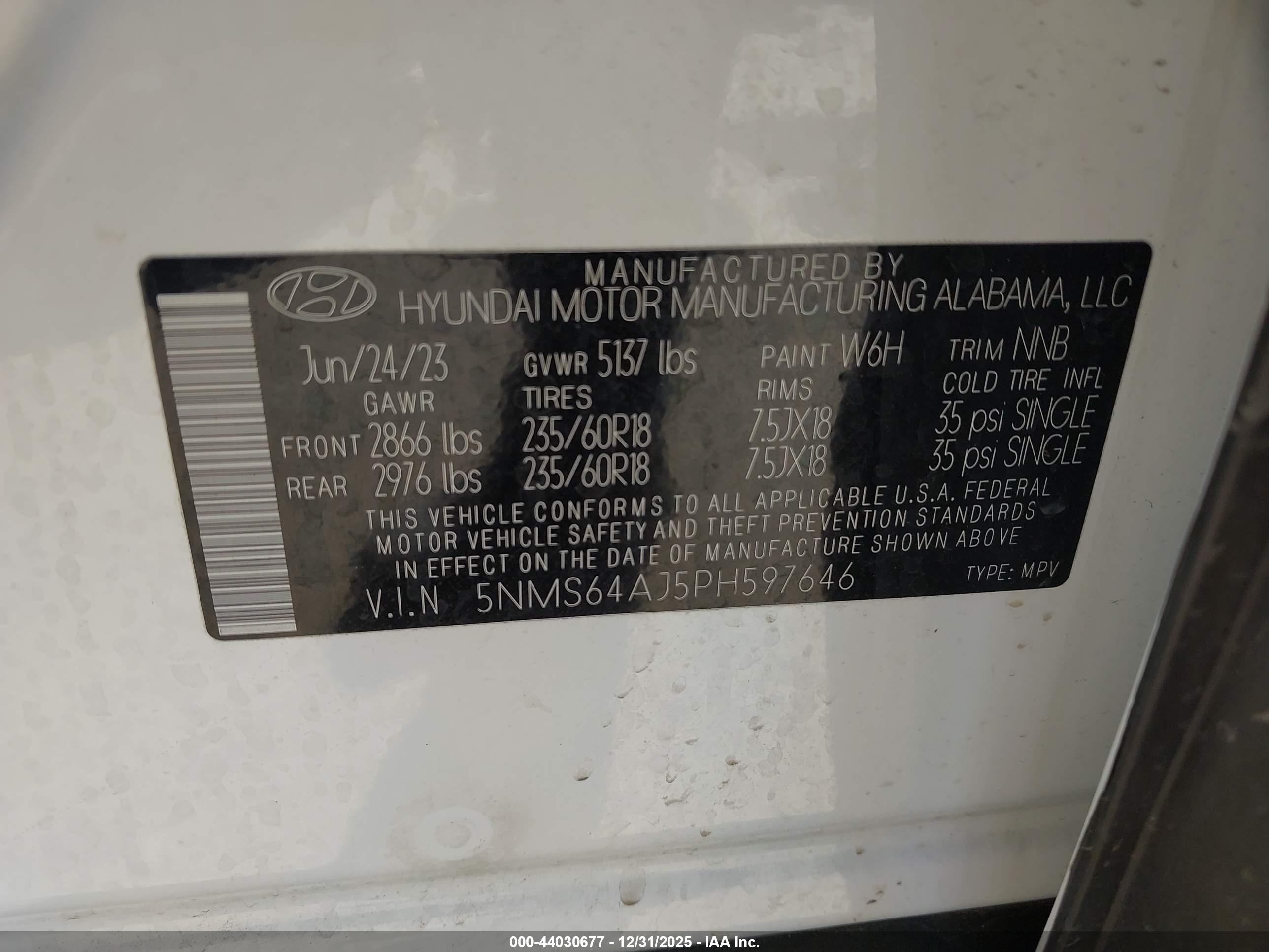 HYUNDAI SANTA image 9