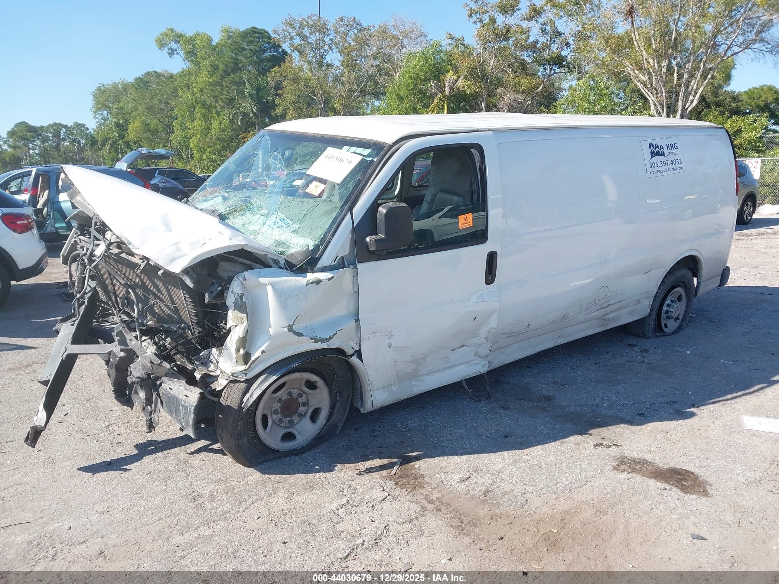 CHEVROLET EXPRESS image 2