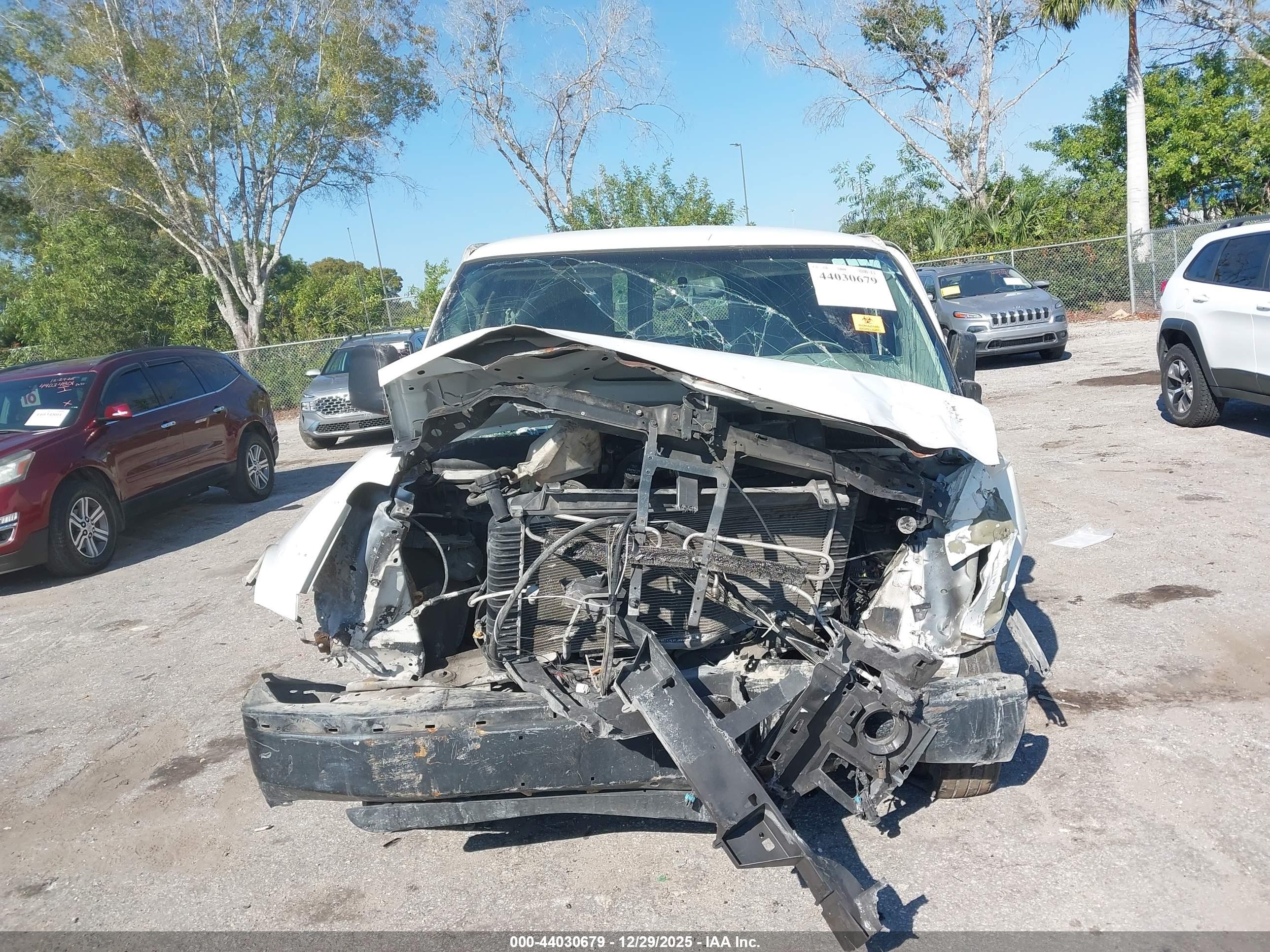 CHEVROLET EXPRESS image 6