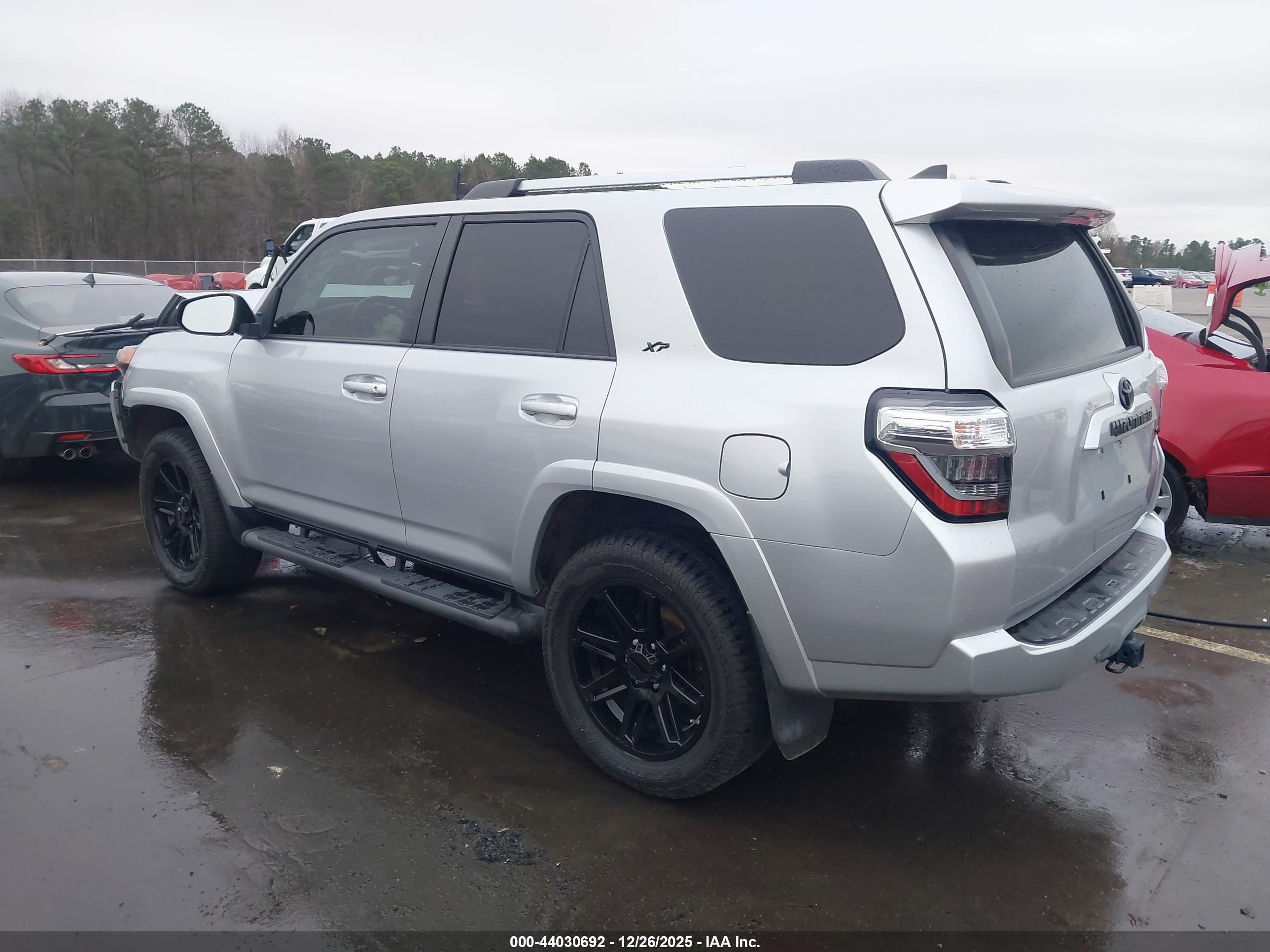 TOYOTA 4RUNNER image 3