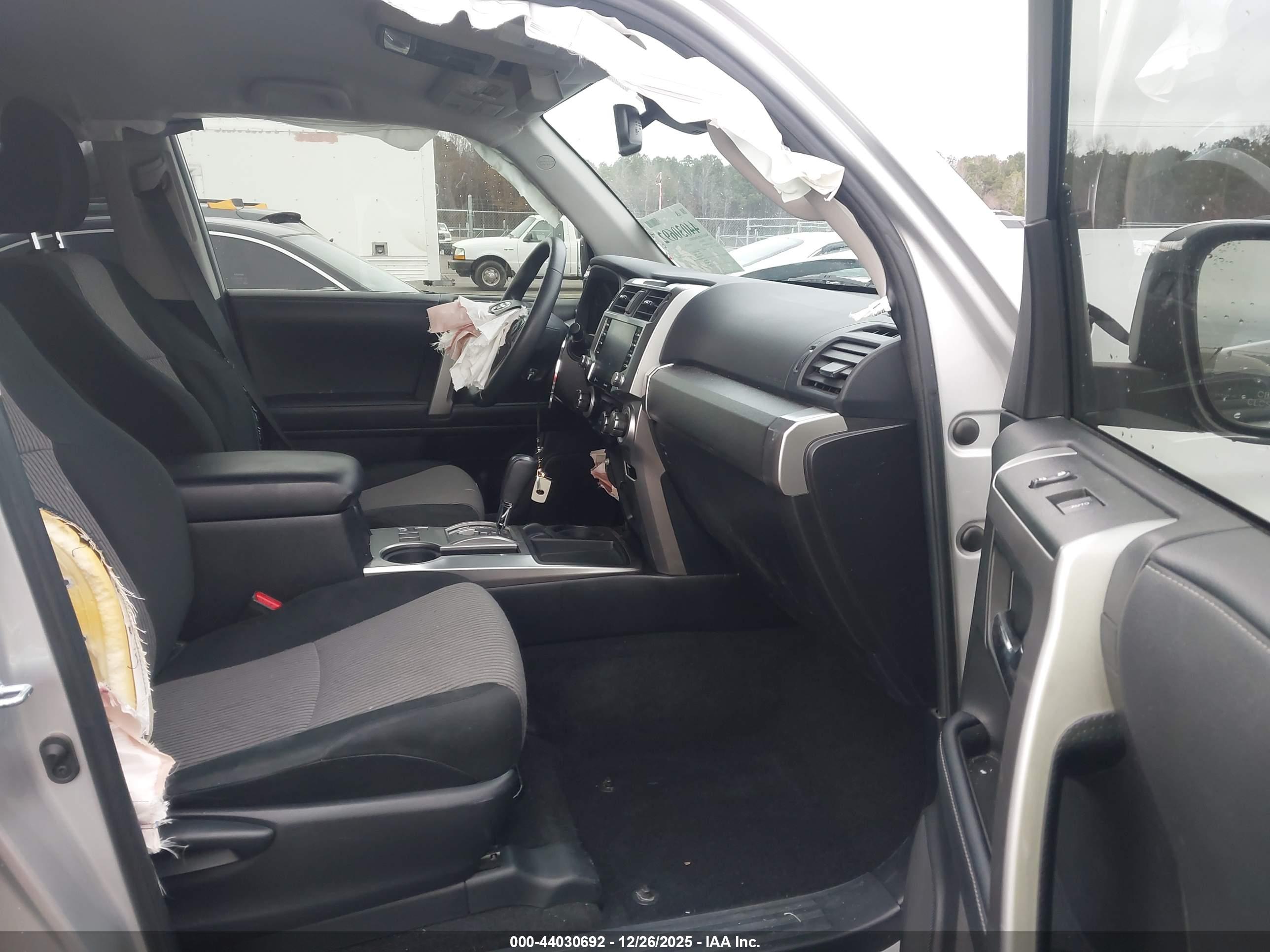 TOYOTA 4RUNNER image 5