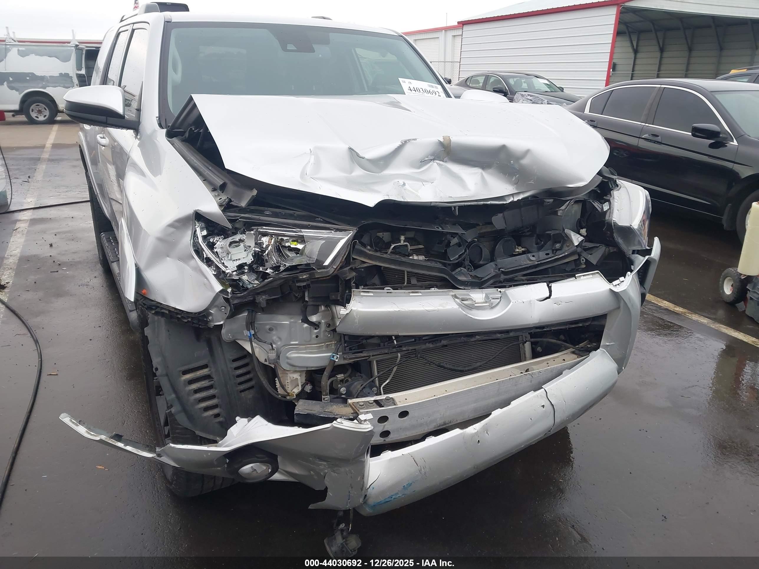 TOYOTA 4RUNNER image 6