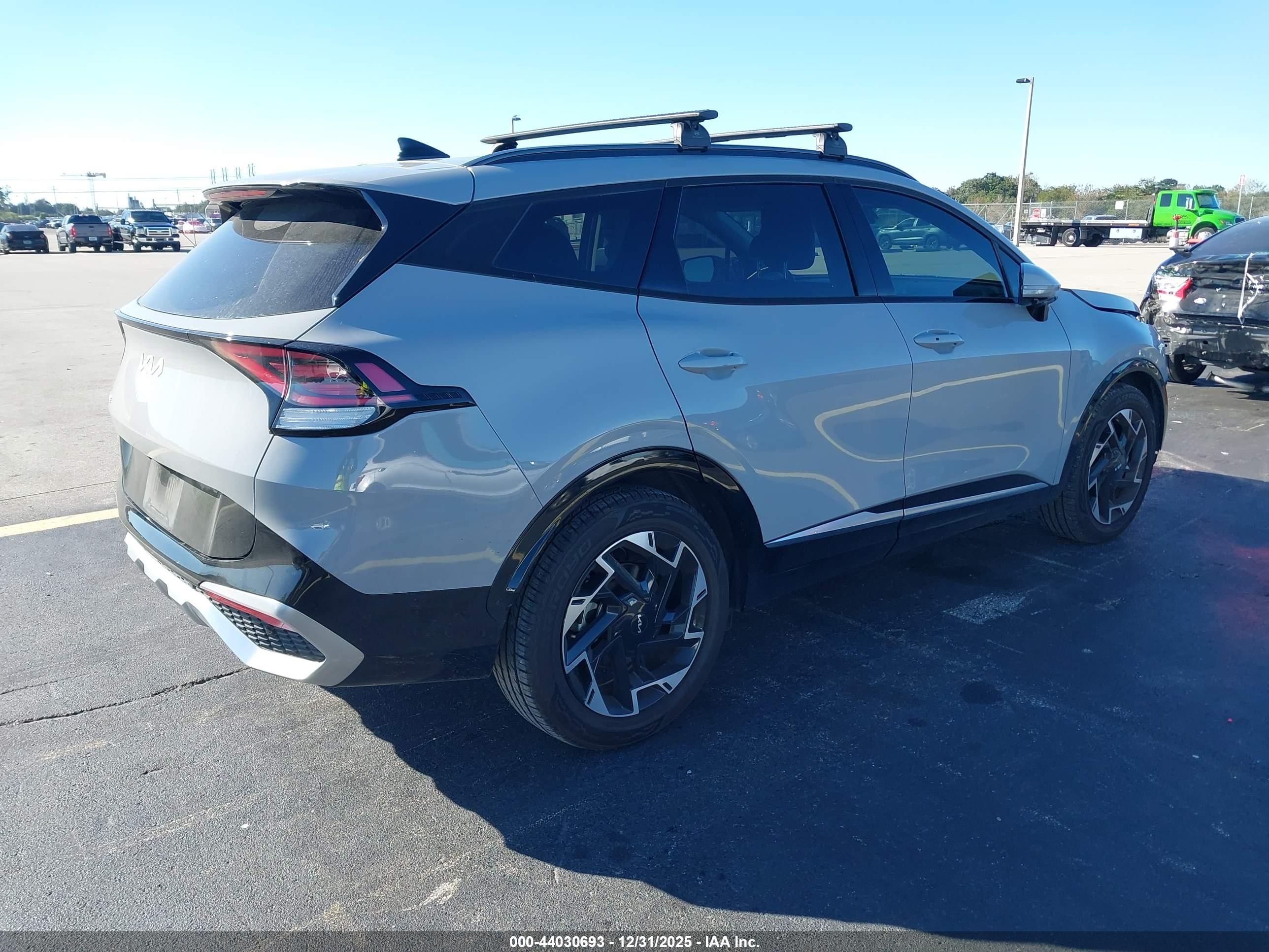 KIA SPORTAGE image 4