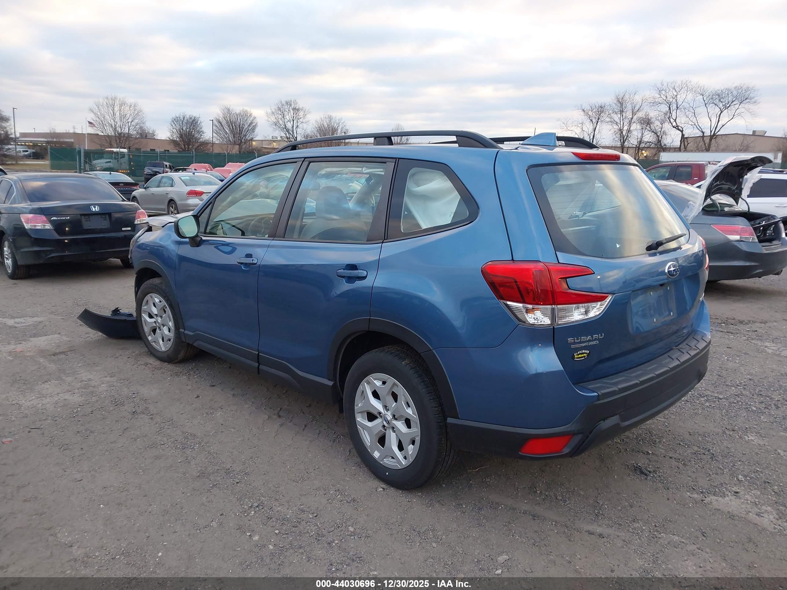 SUBARU FORESTER image 3