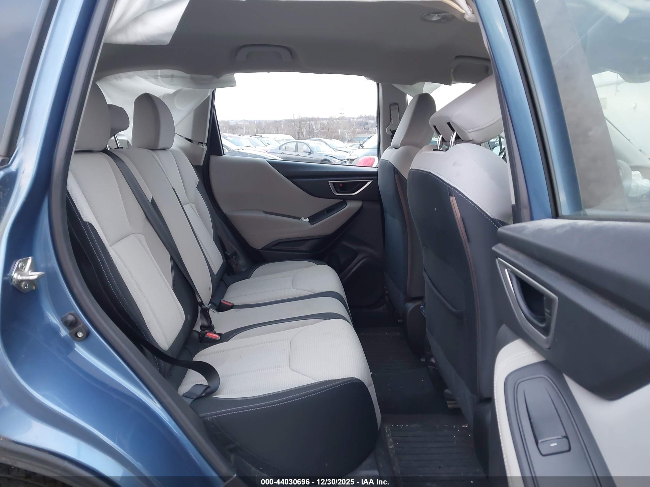 SUBARU FORESTER image 8