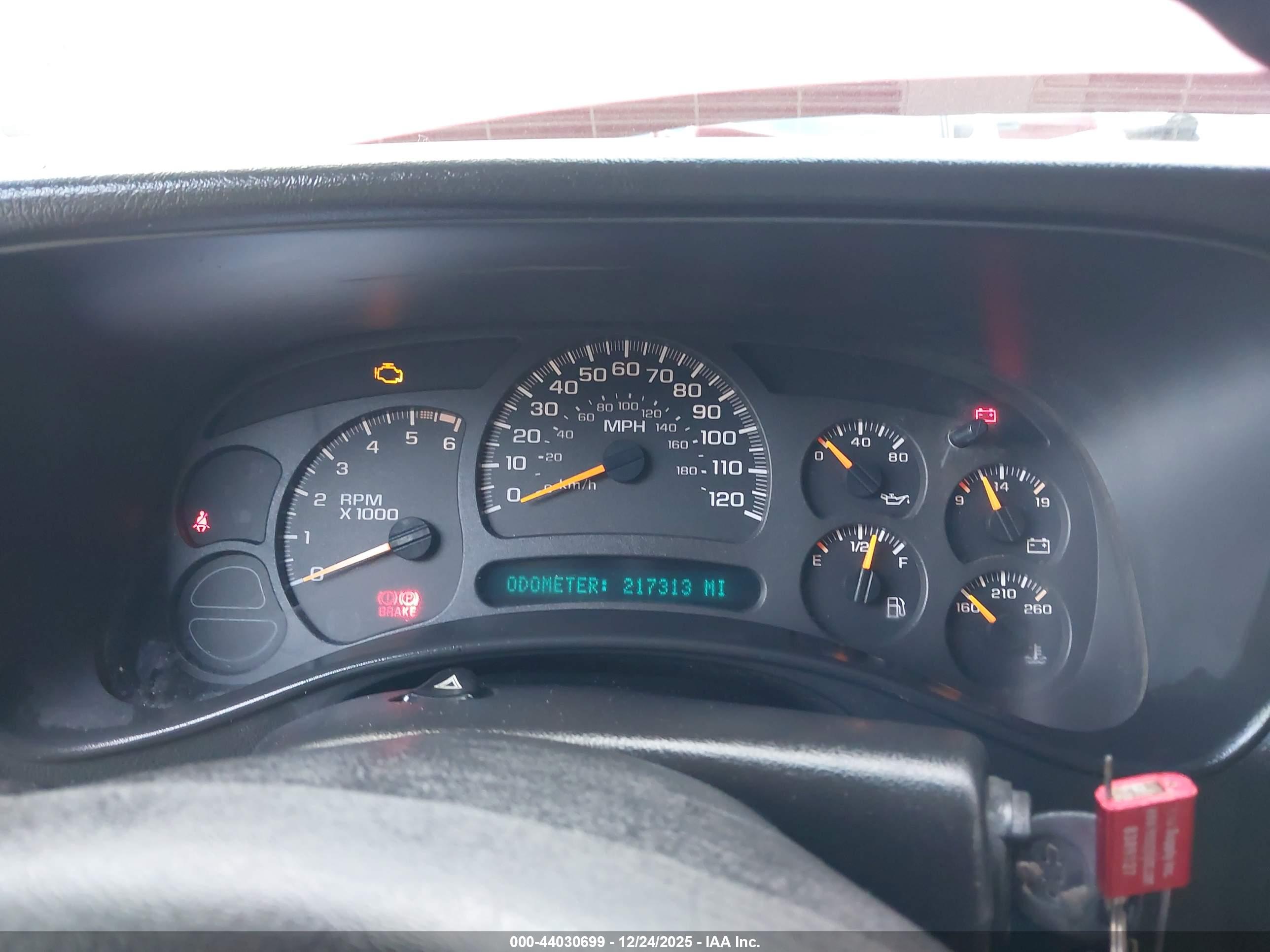 CHEVROLET SILVERADO image 7