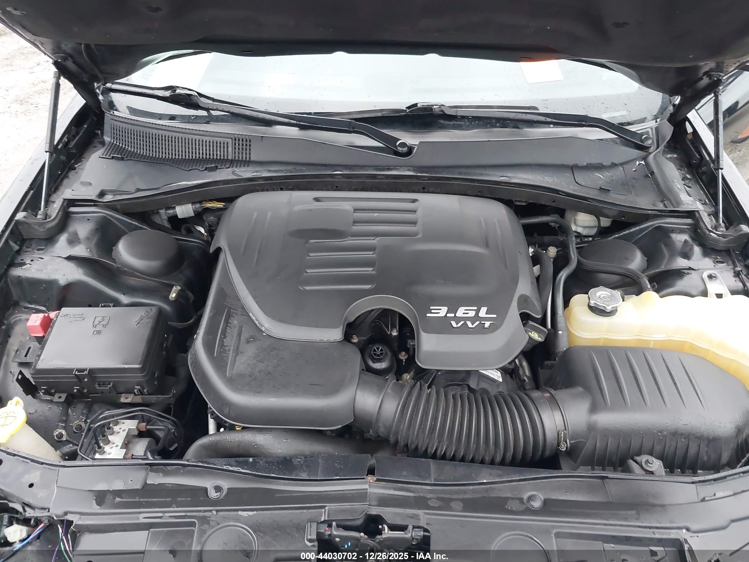 CHRYSLER 300 image 10