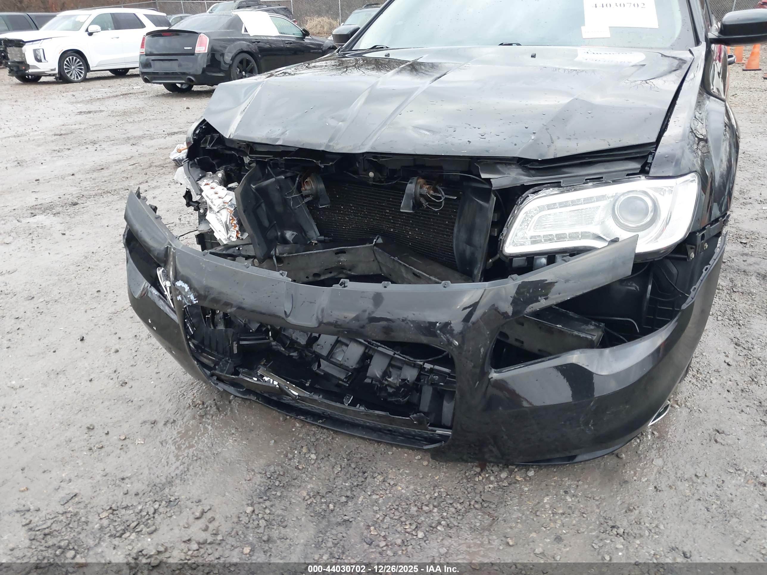 CHRYSLER 300 image 6